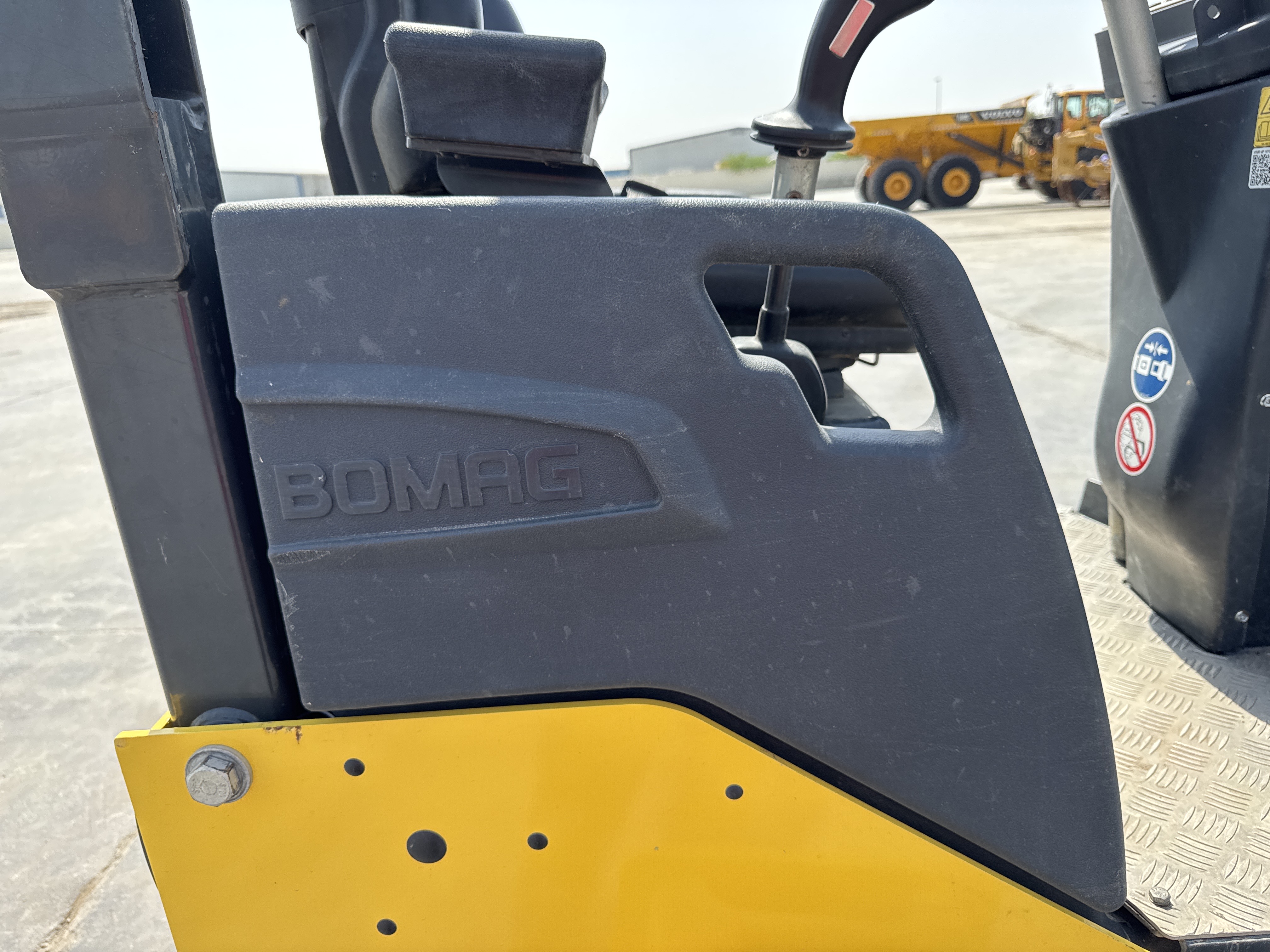 SRC-004-Bomag-BW-120-AD-5-Tandem-rollers-inspection-Structure-Water-tank-2