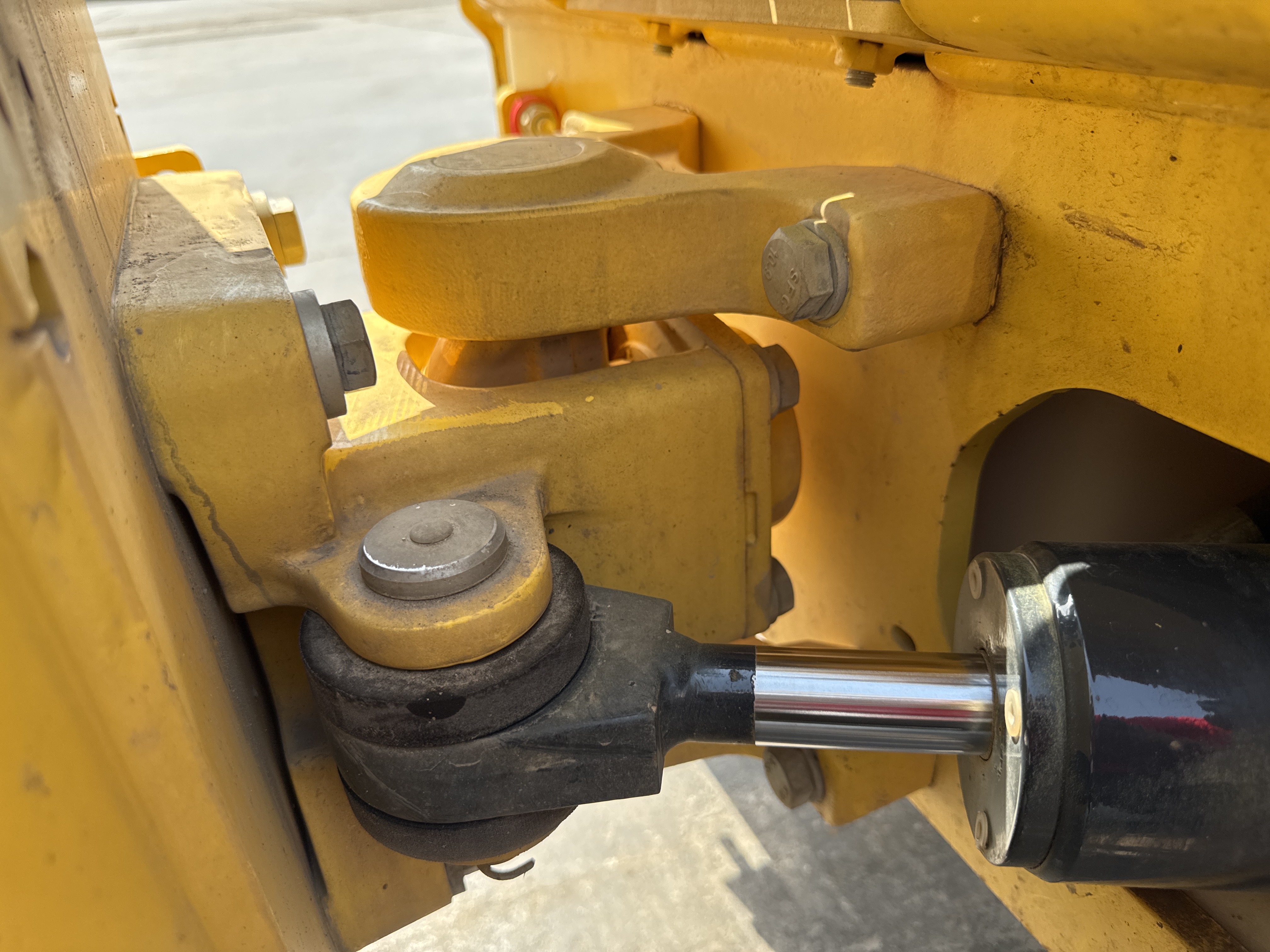 SRC-004-Bomag-BW-120-AD-5-Tandem-rollers-inspection-Structure-Articulated-joint-2