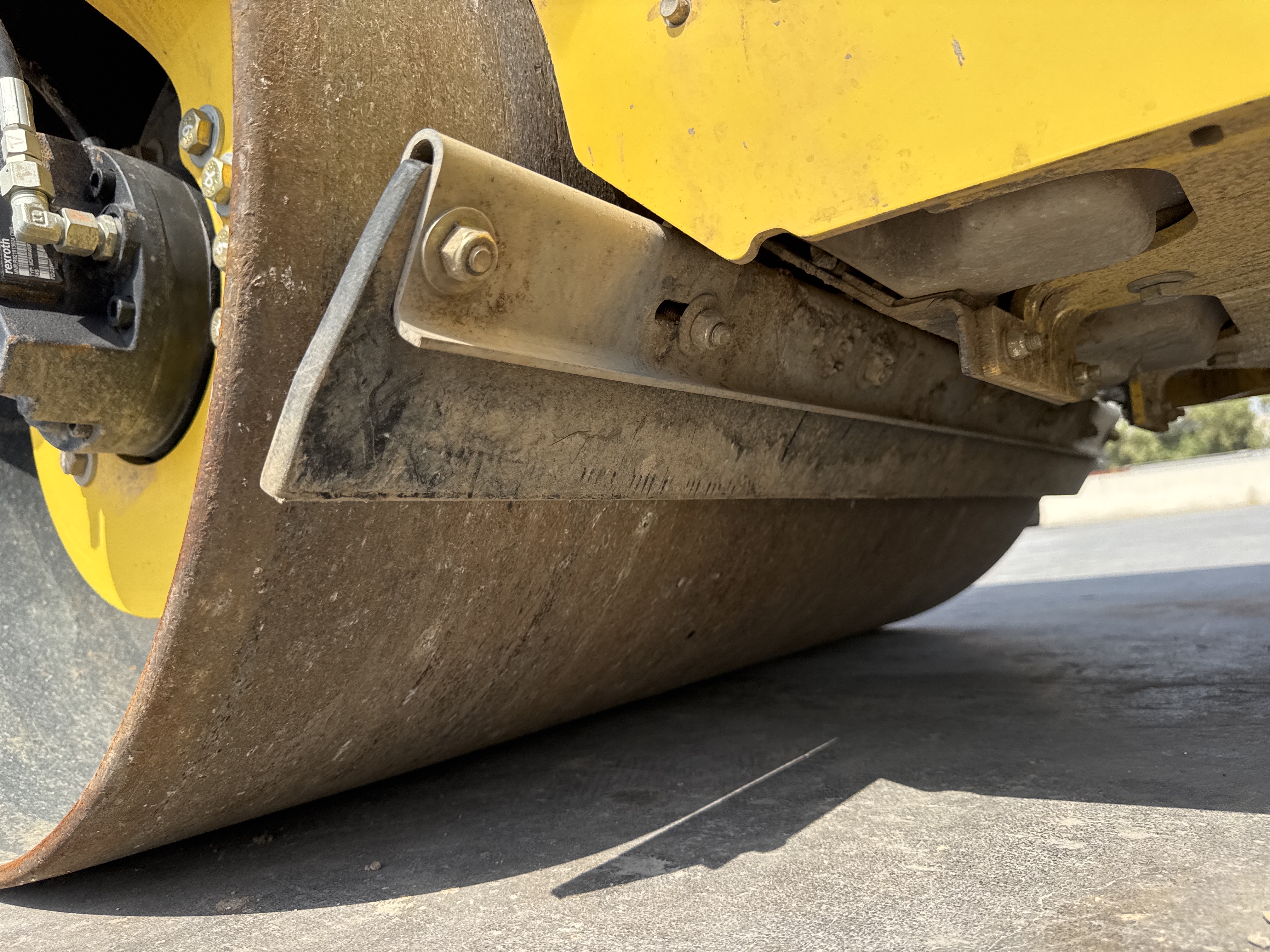 SRC-004-Bomag-BW-120-AD-5-Tandem-rollers-inspection-Structure-Front-scrapers-2