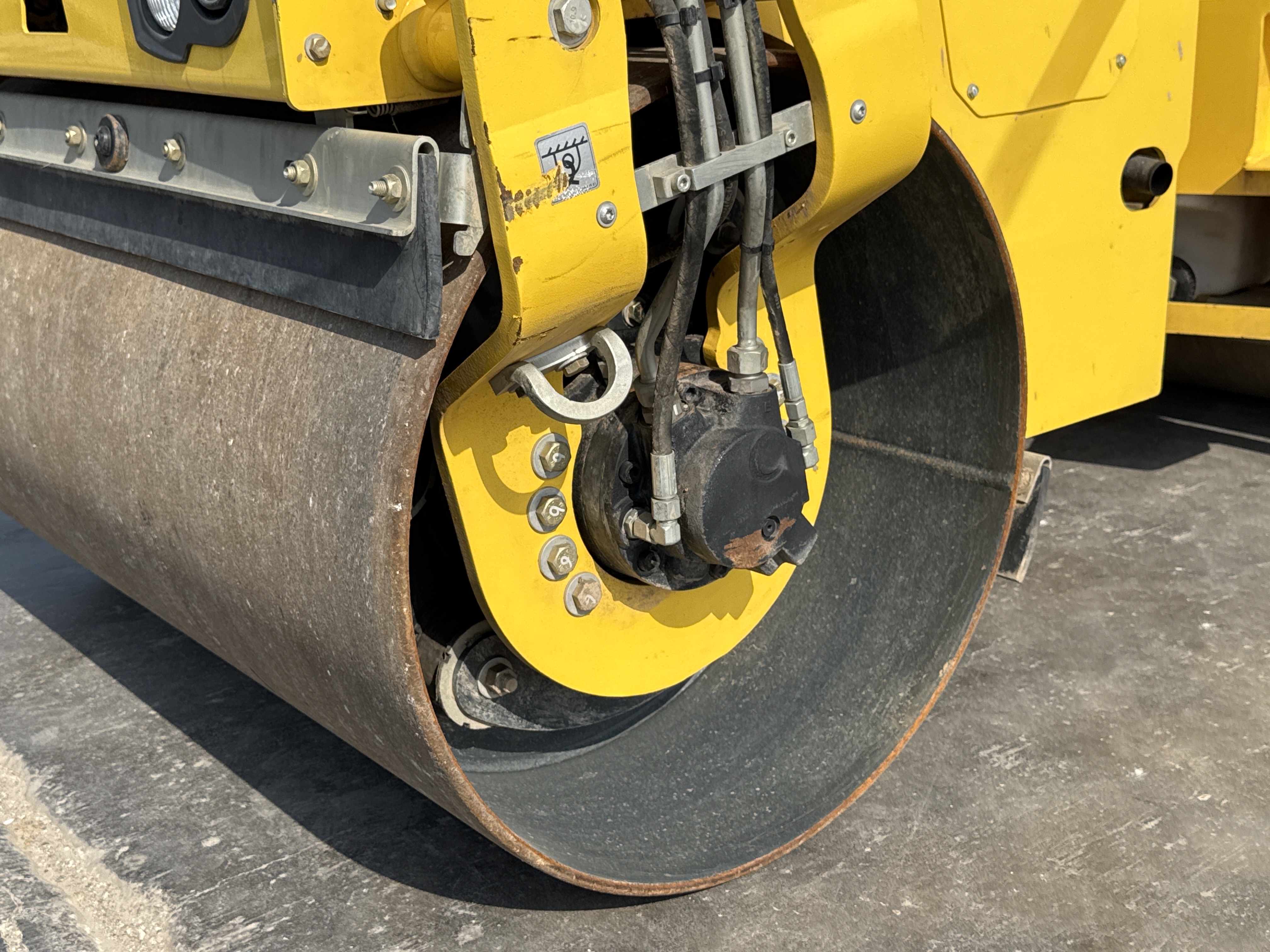 SRC-004-Bomag-BW-120-AD-5-Tandem-rollers-inspection-Chassis-Front-drum-2