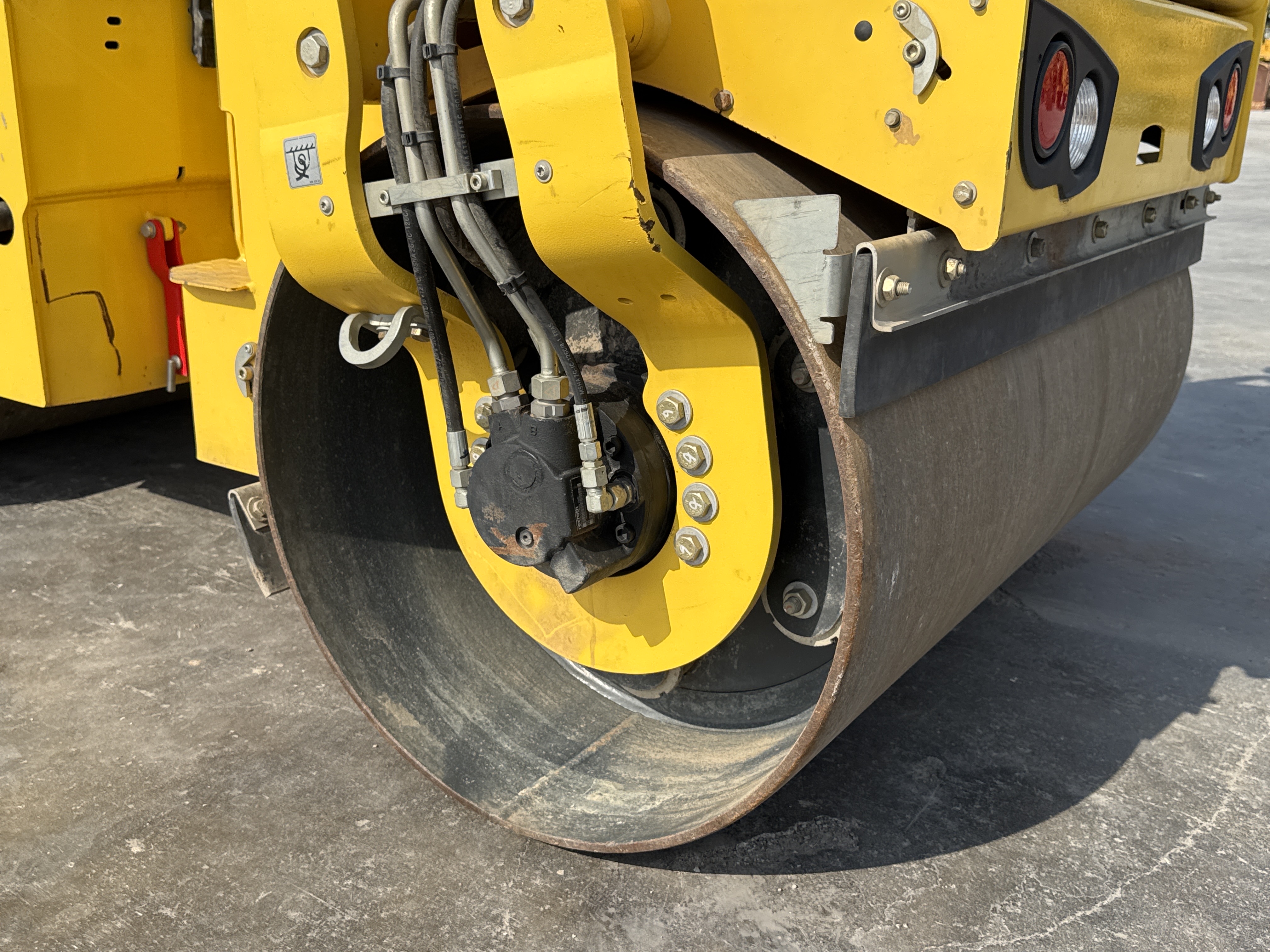 SRC-004-Bomag-BW-120-AD-5-Tandem-rollers-inspection-Chassis-Rear-drum-2