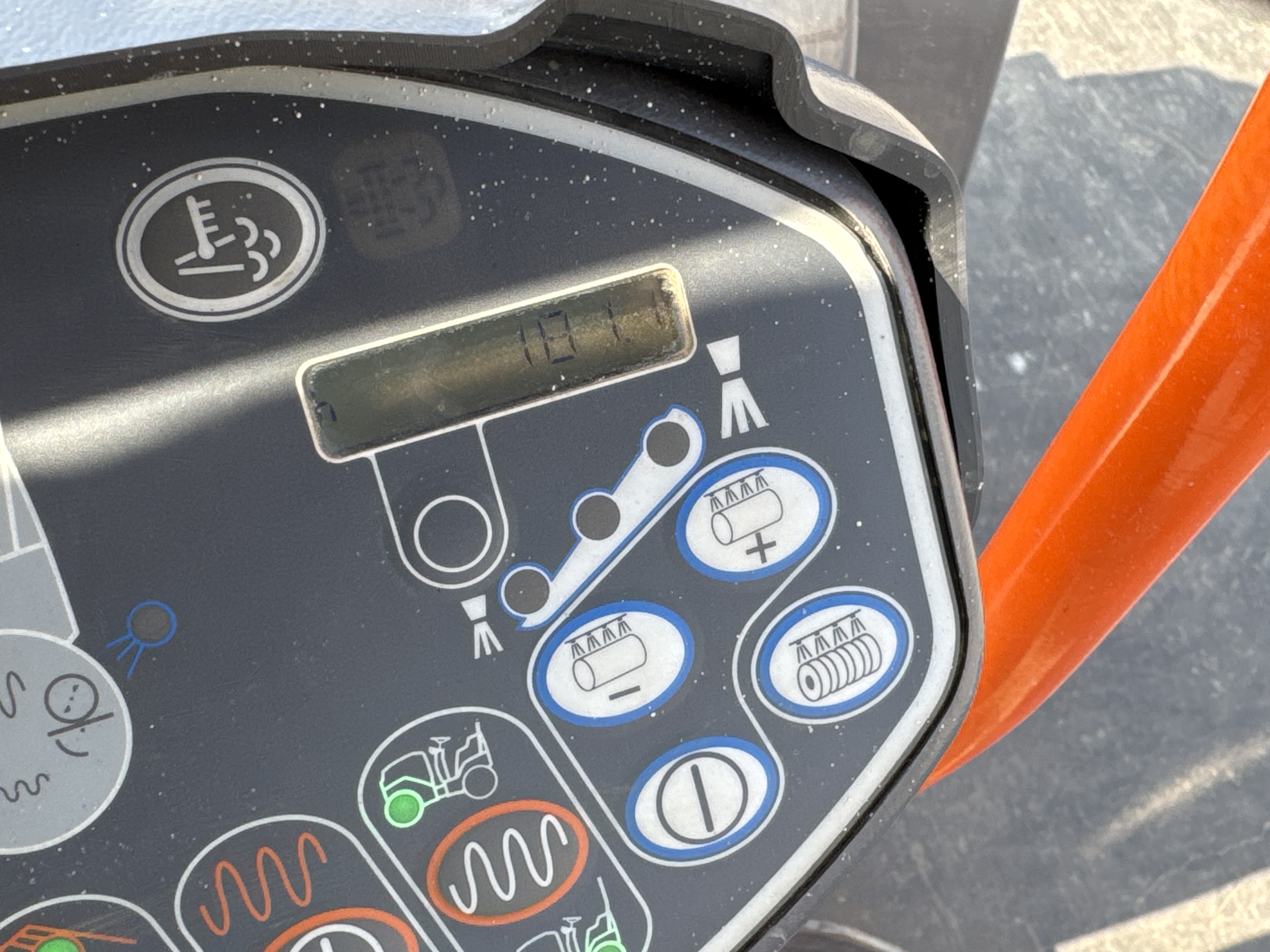 SRC-002-Hamm-HD-12-VV-Tandem-rollers-inspection-General-Hour-meter-2