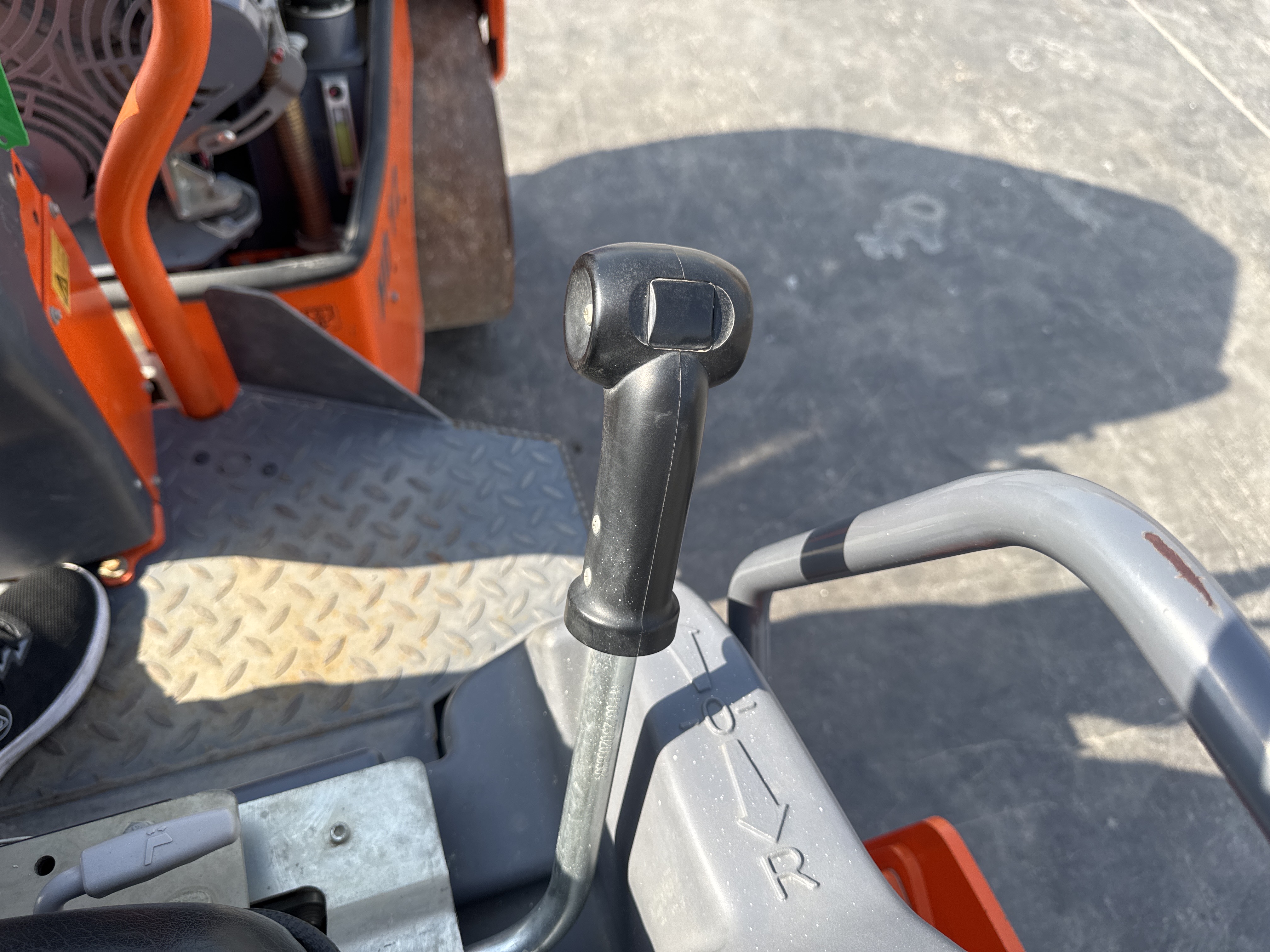 SRC-002-Hamm-HD-12-VV-Tandem-rollers-inspection-Cabin-Joysticks-2