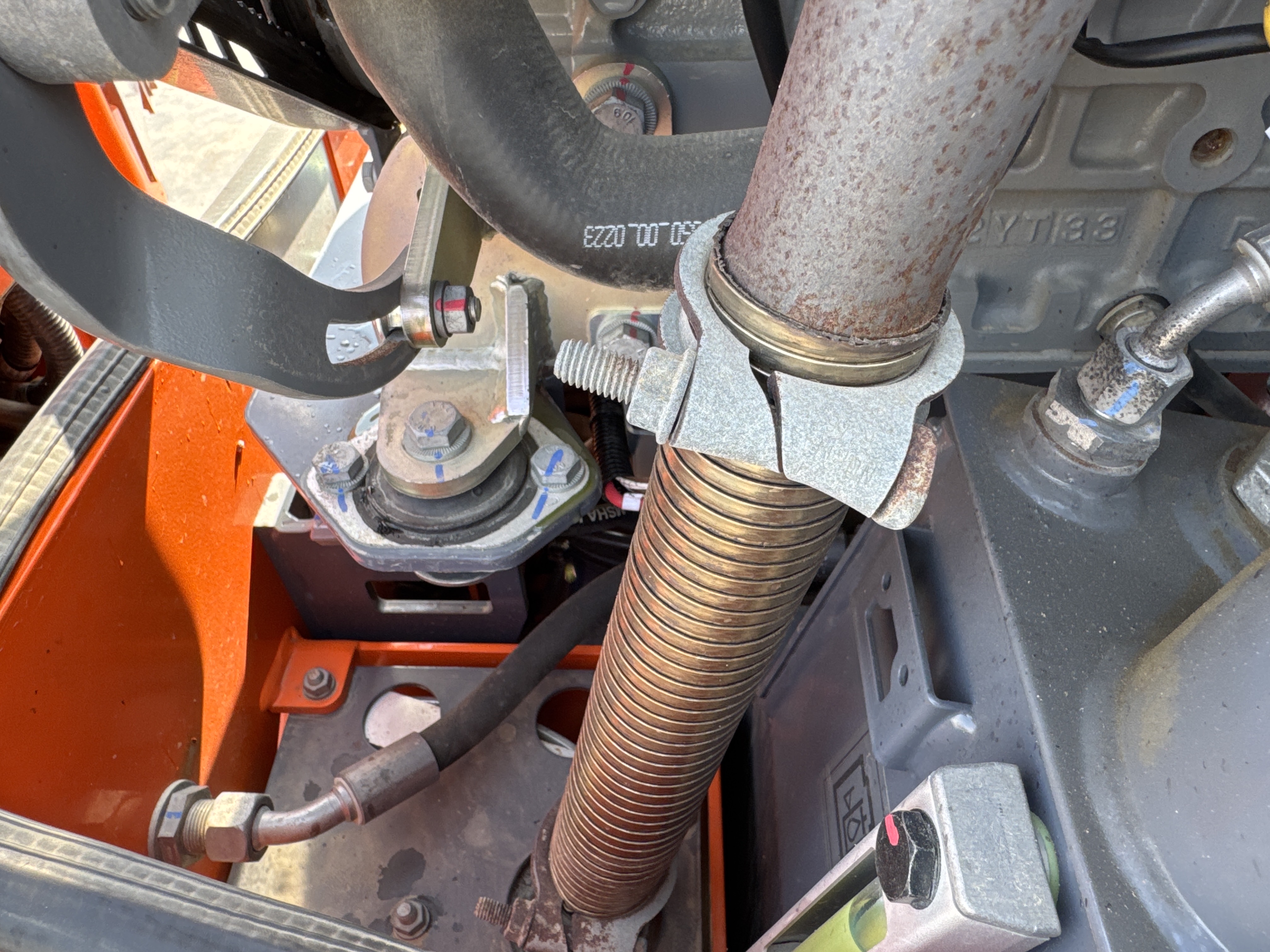 SRC-002-Hamm-HD-12-VV-Tandem-rollers-inspection-Engine-Exhaust-system-2