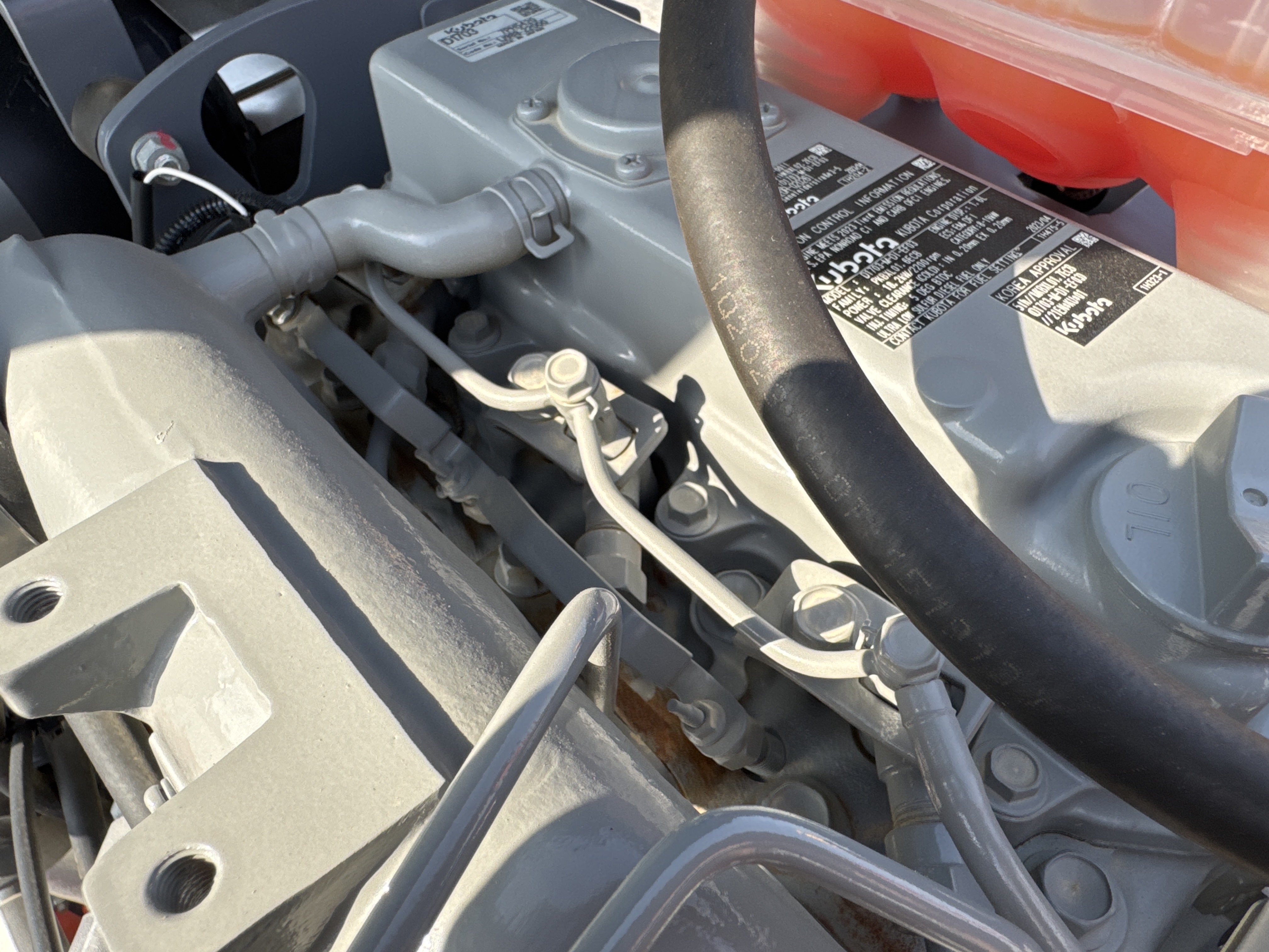 SRC-002-Hamm-HD-12-VV-Tandem-rollers-inspection-Engine-Fuel-leaks-2