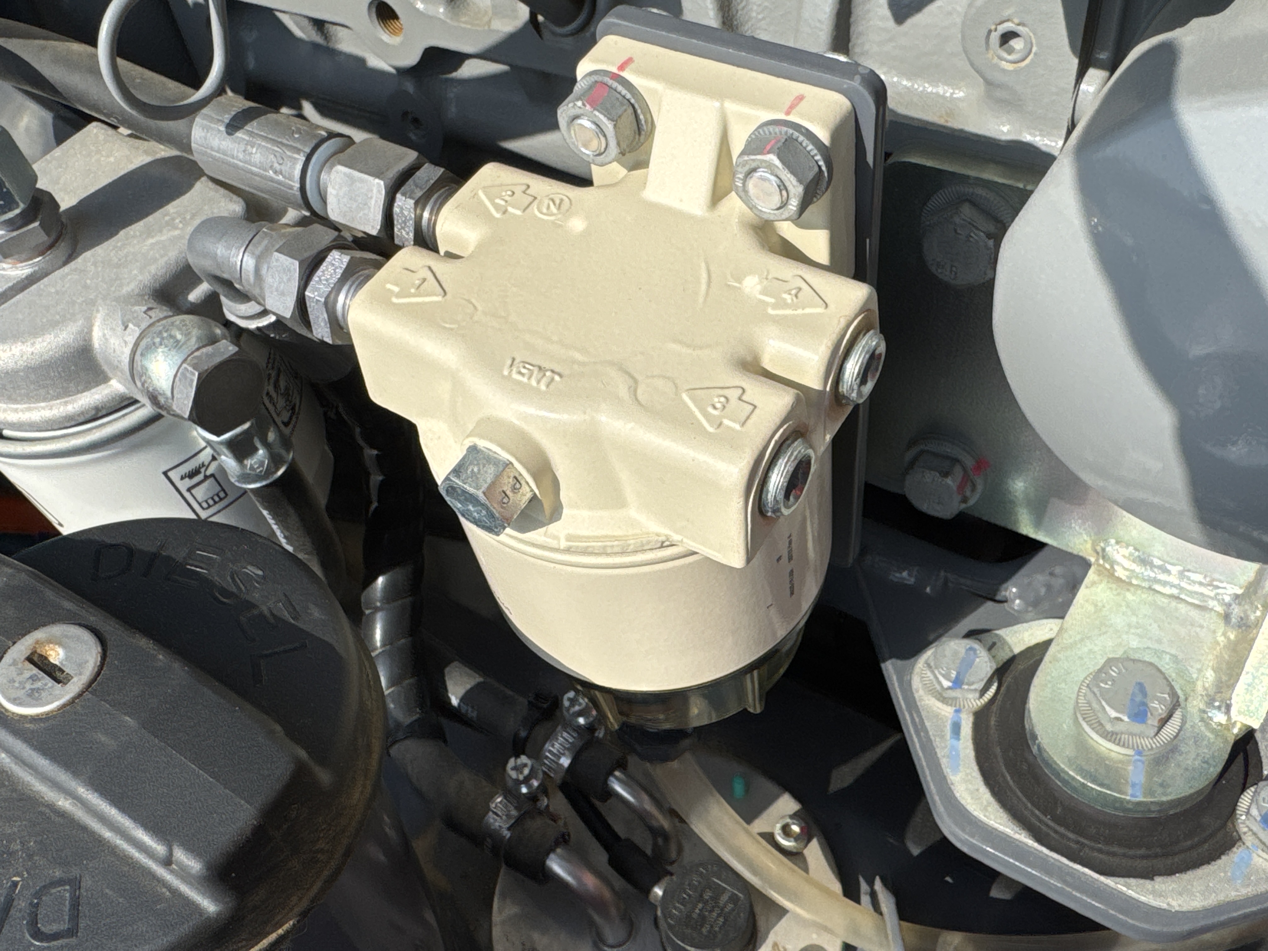 SRC-002-Hamm-HD-12-VV-Tandem-rollers-inspection-Engine-Fuel-leaks-2