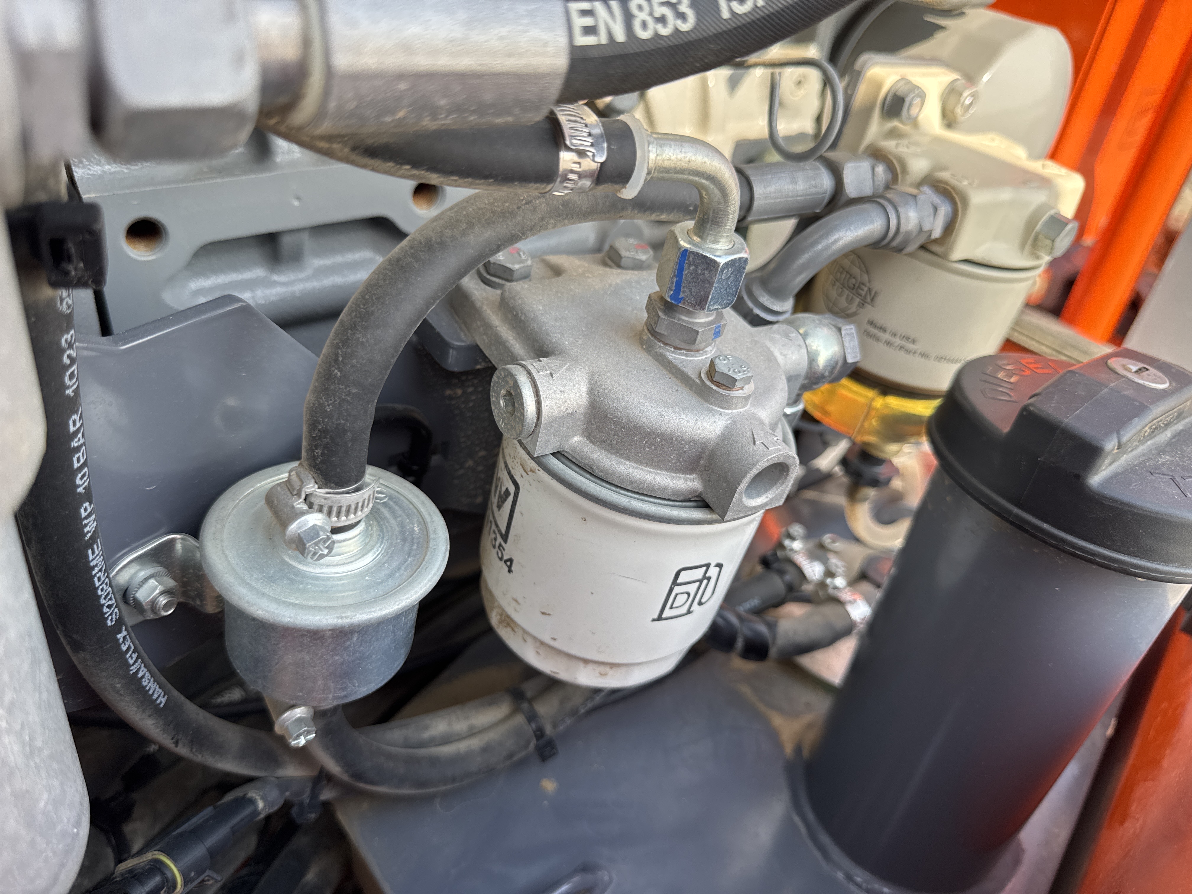 SRC-002-Hamm-HD-12-VV-Tandem-rollers-inspection-Engine-Fuel-leaks-2