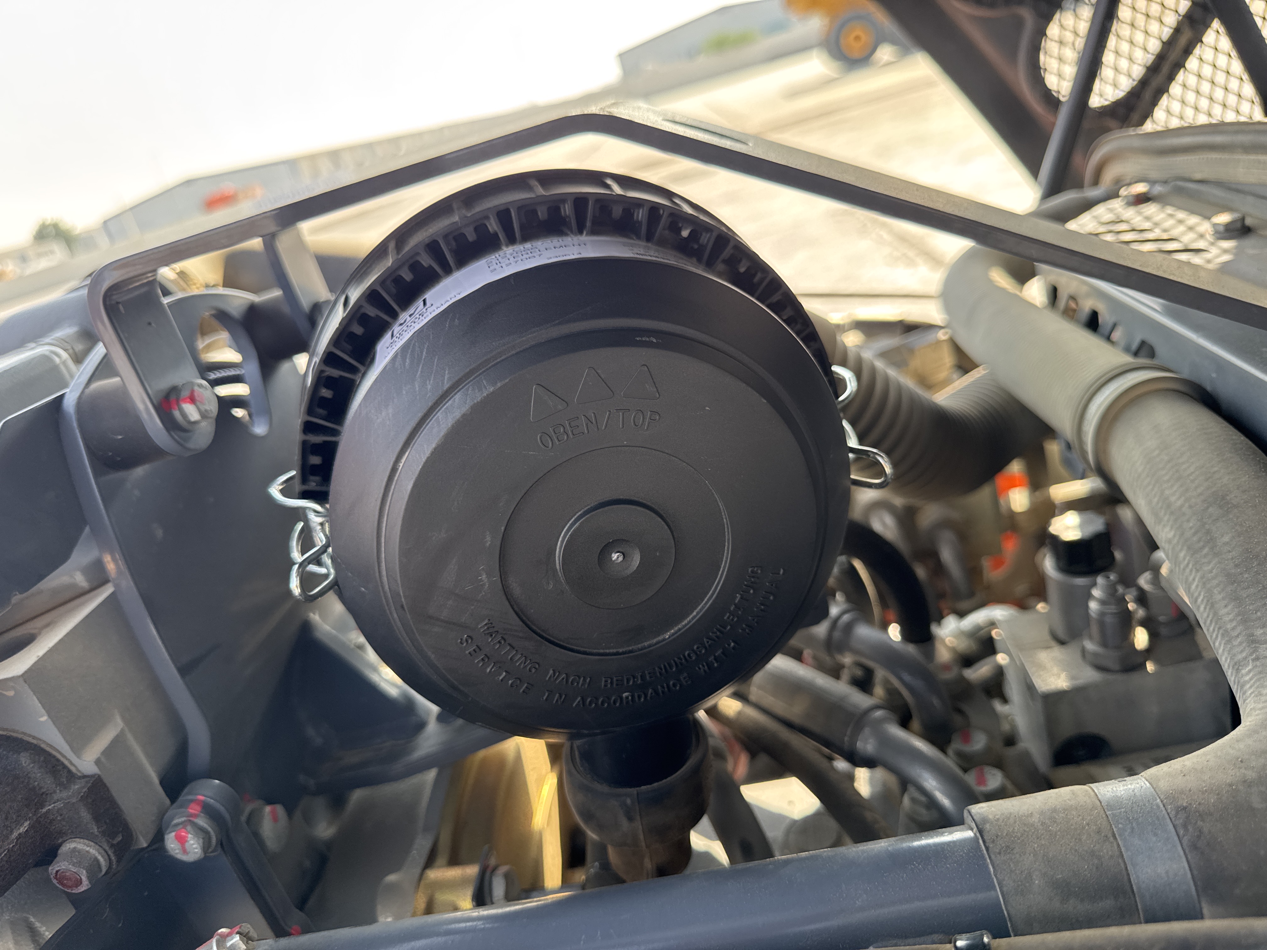 SRC-002-Hamm-HD-12-VV-Tandem-rollers-inspection-Engine-Air-intake-system-2
