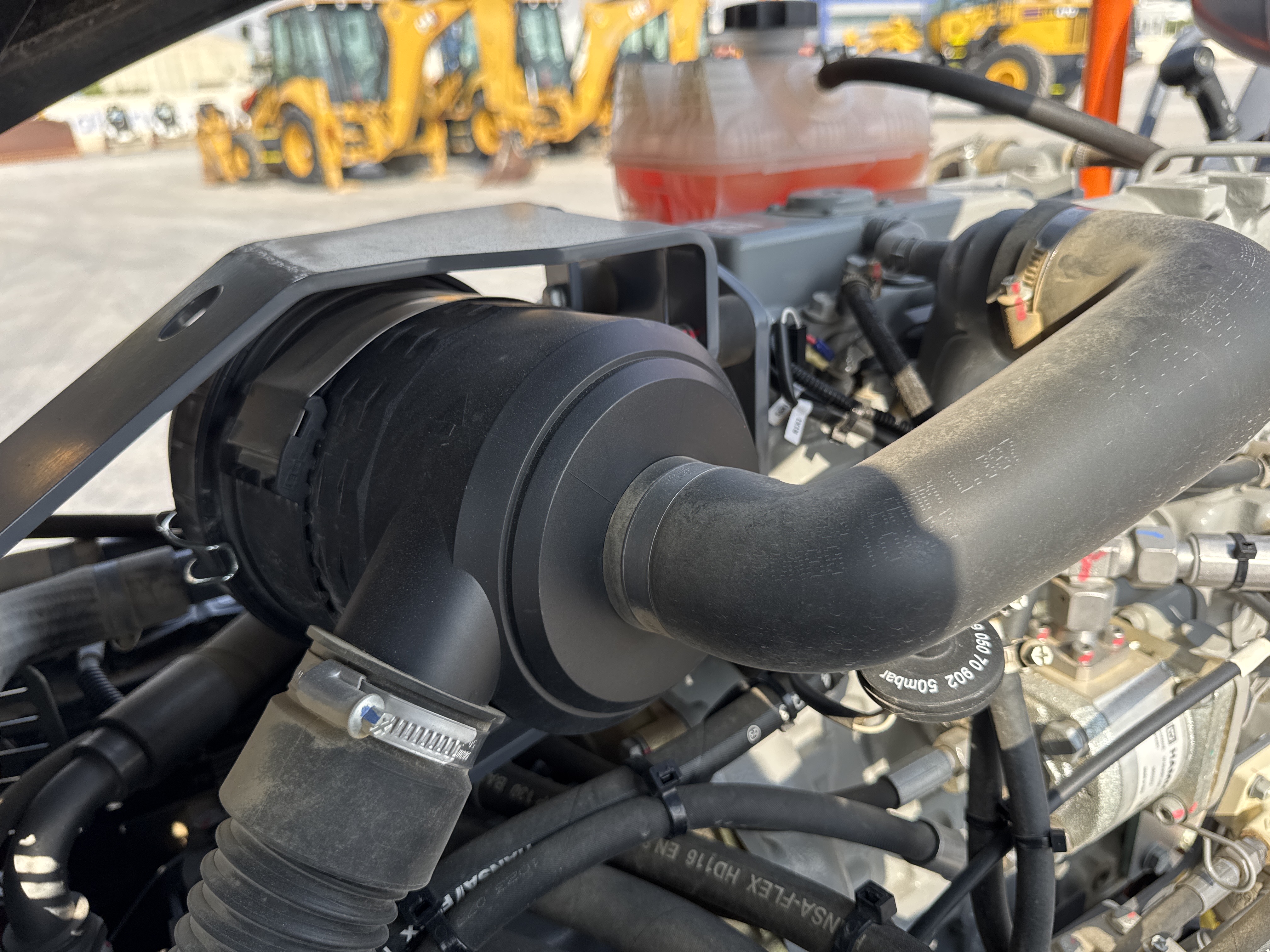 SRC-002-Hamm-HD-12-VV-Tandem-rollers-inspection-Engine-Air-intake-system-2