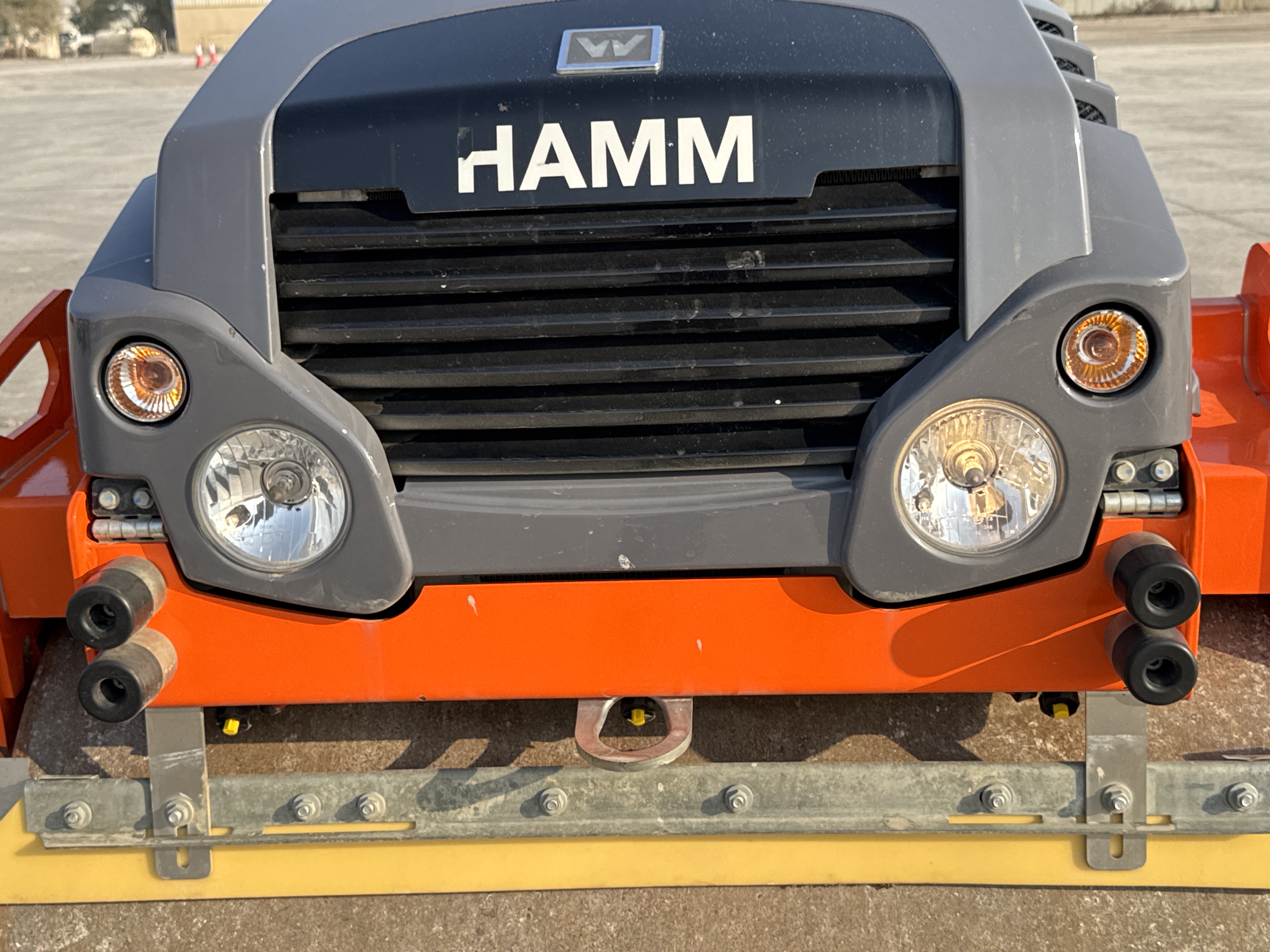 SRC-002-Hamm-HD-12-VV-Tandem-rollers-inspection-Electronics-Lights-and-signals-2