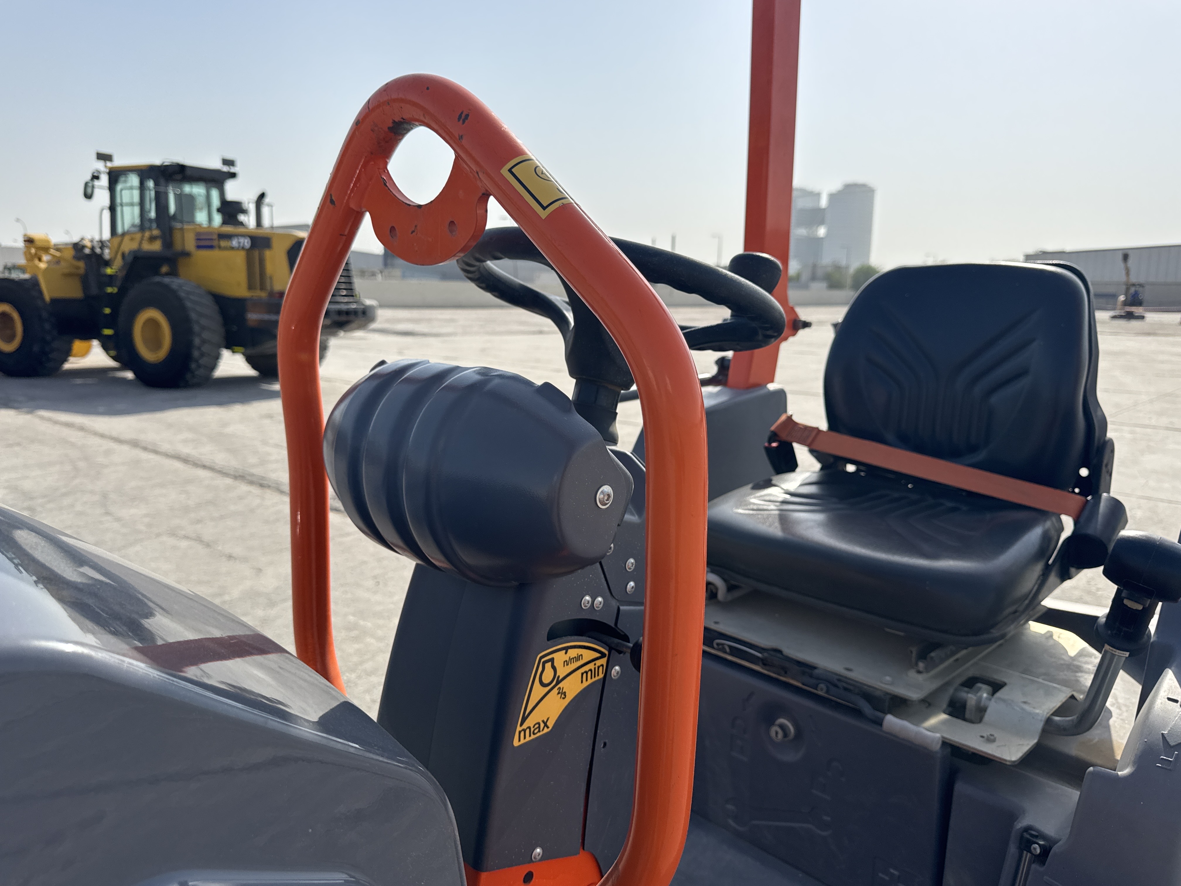 SRC-002-Hamm-HD-12-VV-Tandem-rollers-inspection-Structure-Handrails-2