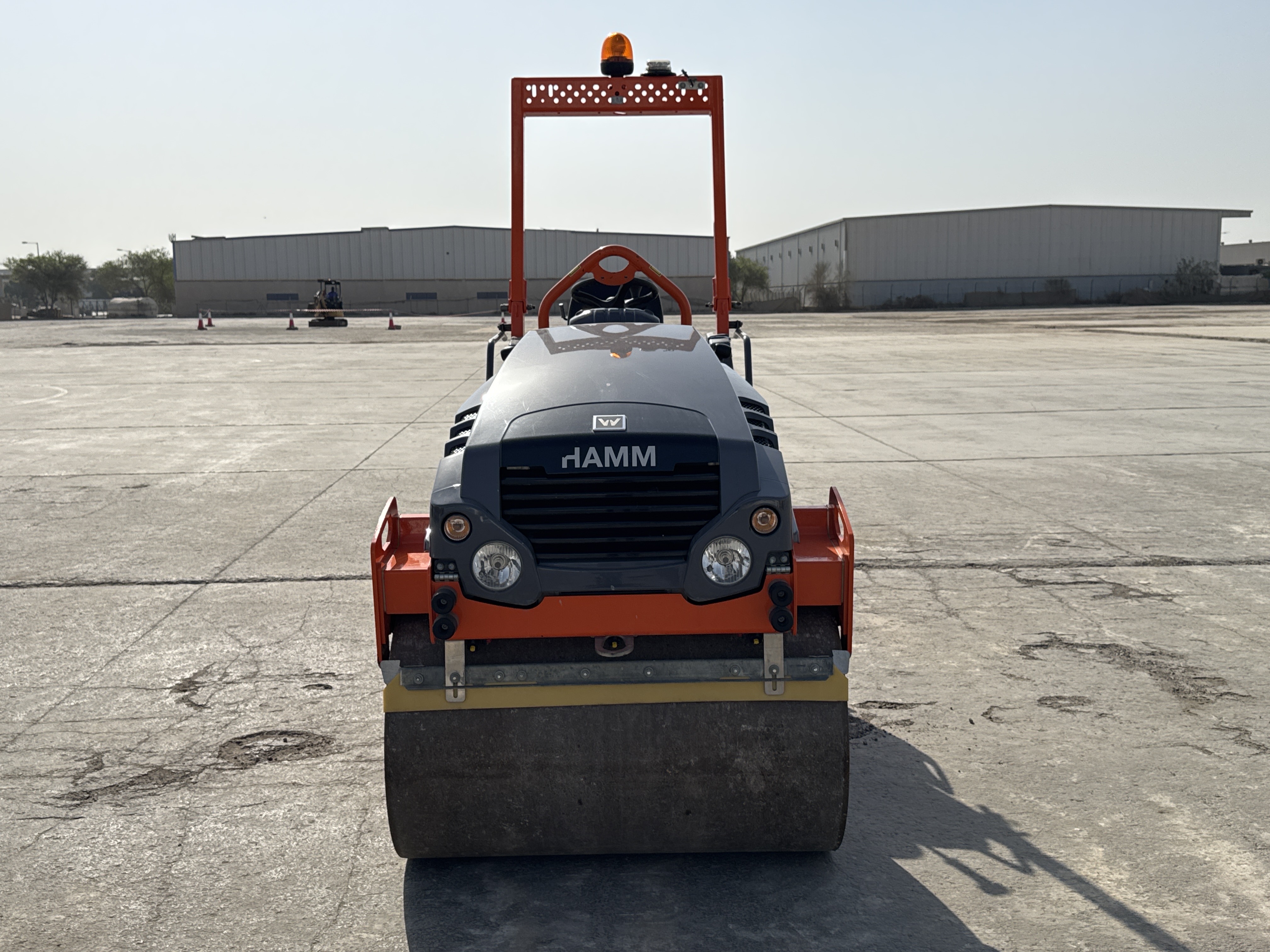 SRC-002-Hamm-HD-12-VV-Tandem-rollers-inspection-Structure-Paint-2