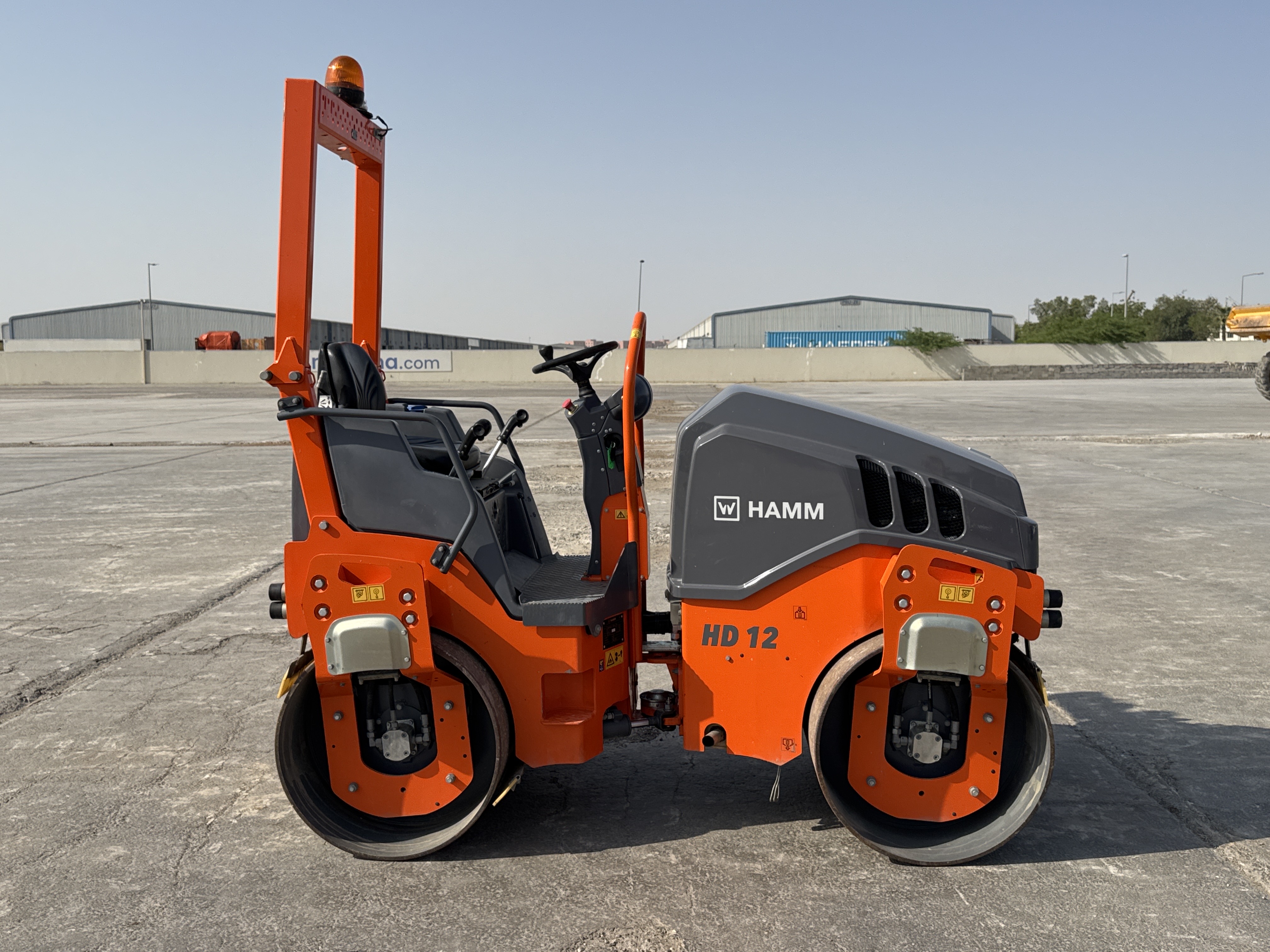 SRC-002-Hamm-HD-12-VV-Tandem-rollers-inspection-Structure-Paint-2