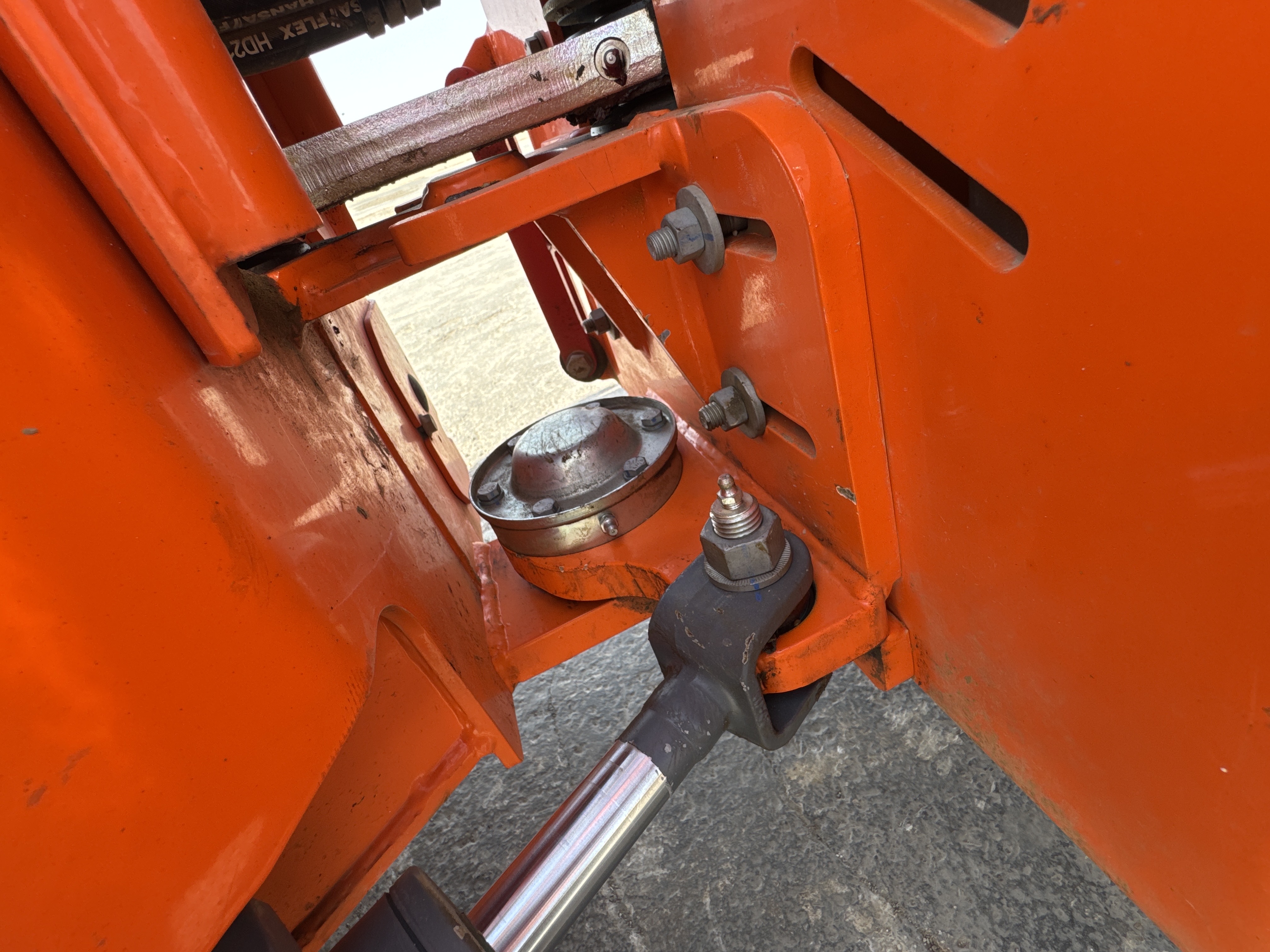 SRC-002-Hamm-HD-12-VV-Tandem-rollers-inspection-Structure-Articulated-joint-2