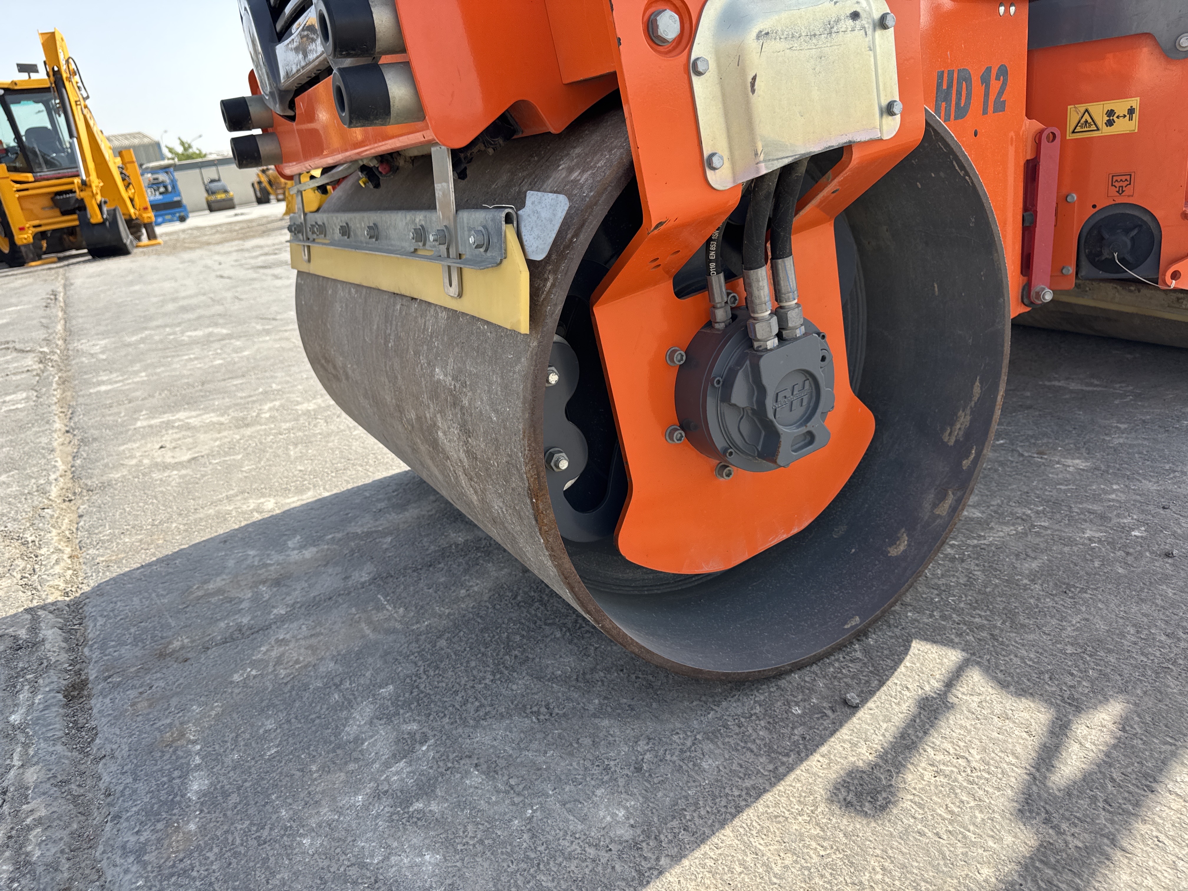 SRC-002-Hamm-HD-12-VV-Tandem-rollers-inspection-Chassis-Front-drum-2