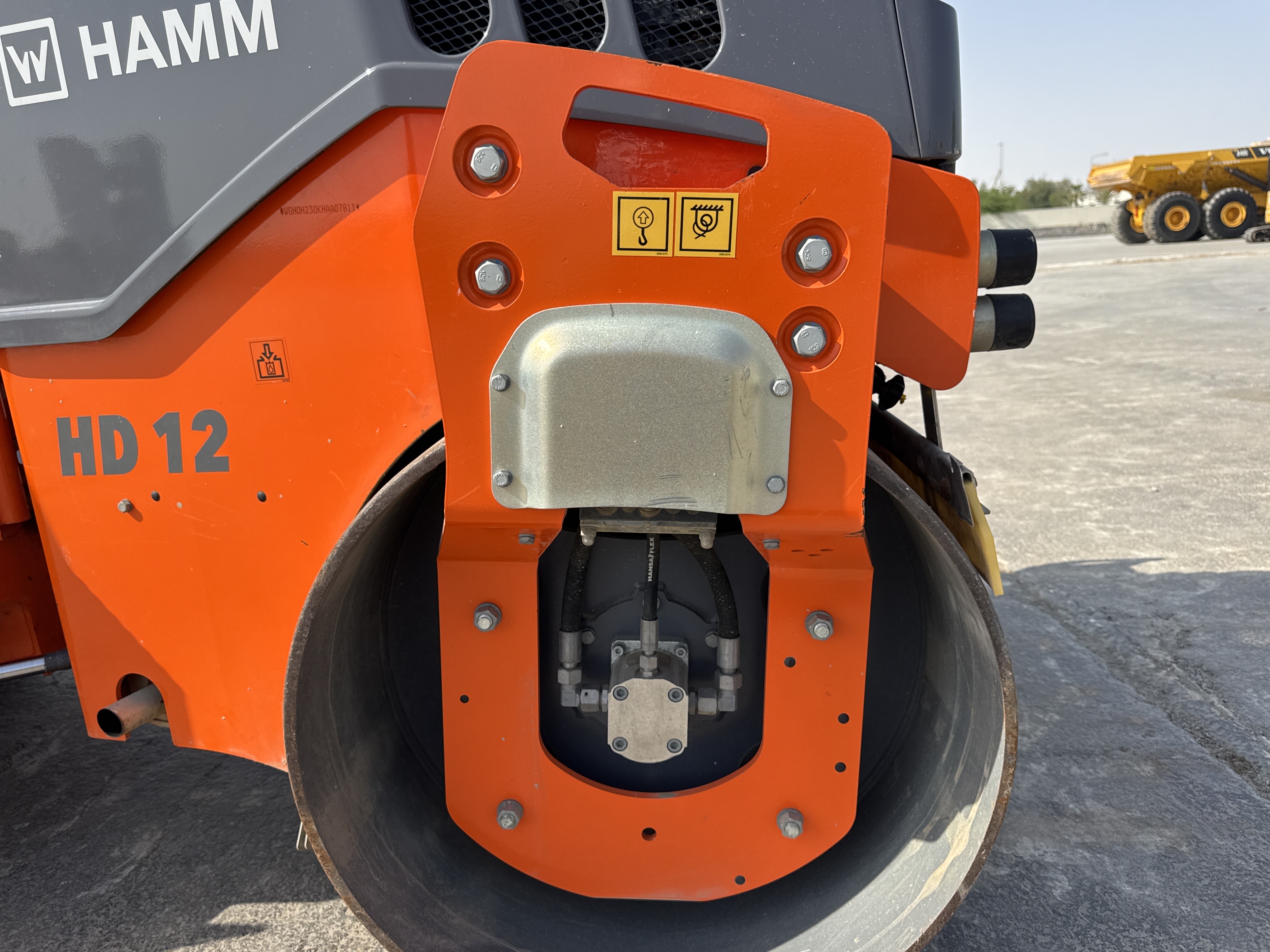 SRC-002-Hamm-HD-12-VV-Tandem-rollers-inspection-Chassis-Front-drum-forks-2