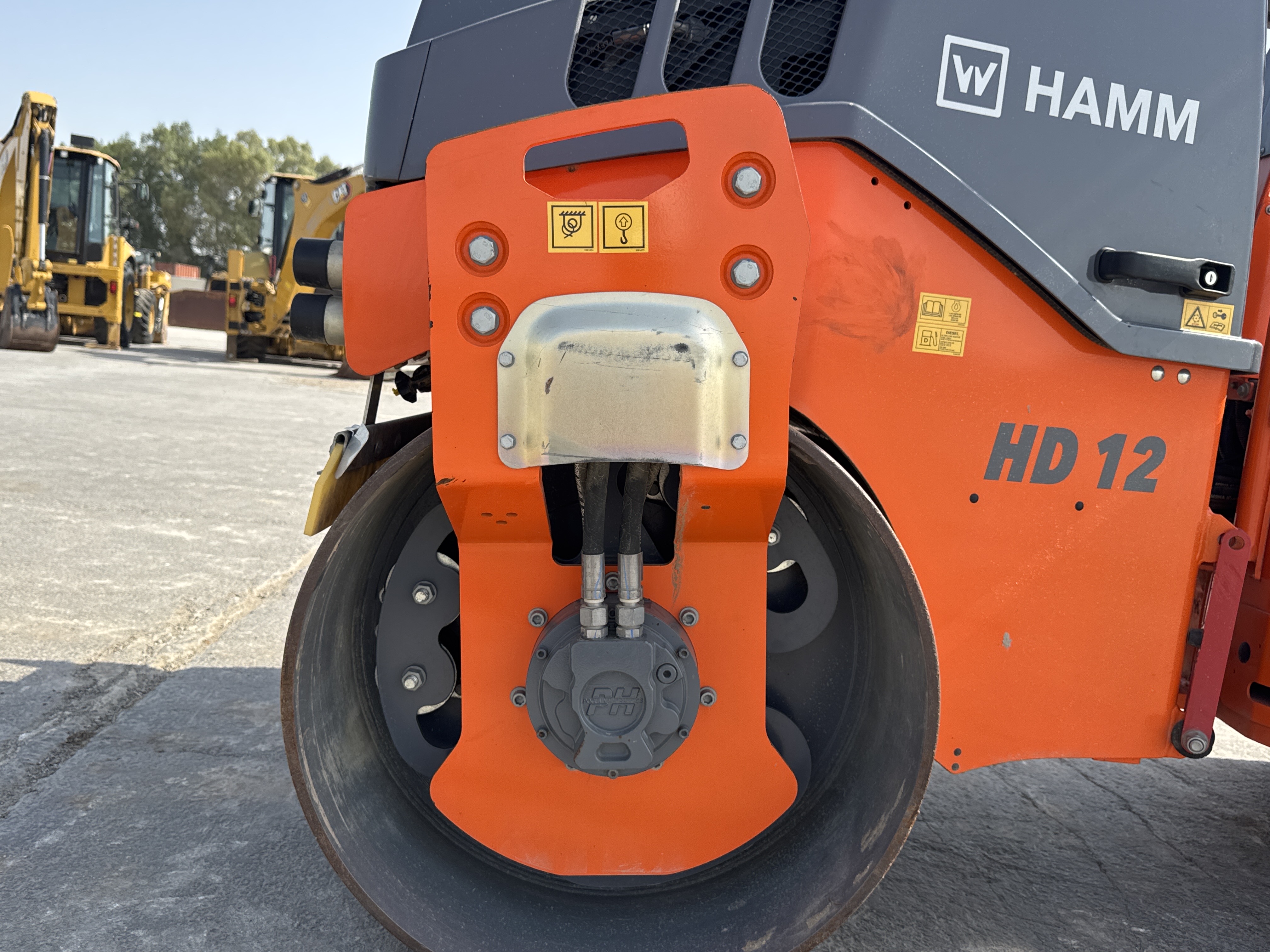SRC-002-Hamm-HD-12-VV-Tandem-rollers-inspection-Chassis-Front-drum-forks-2