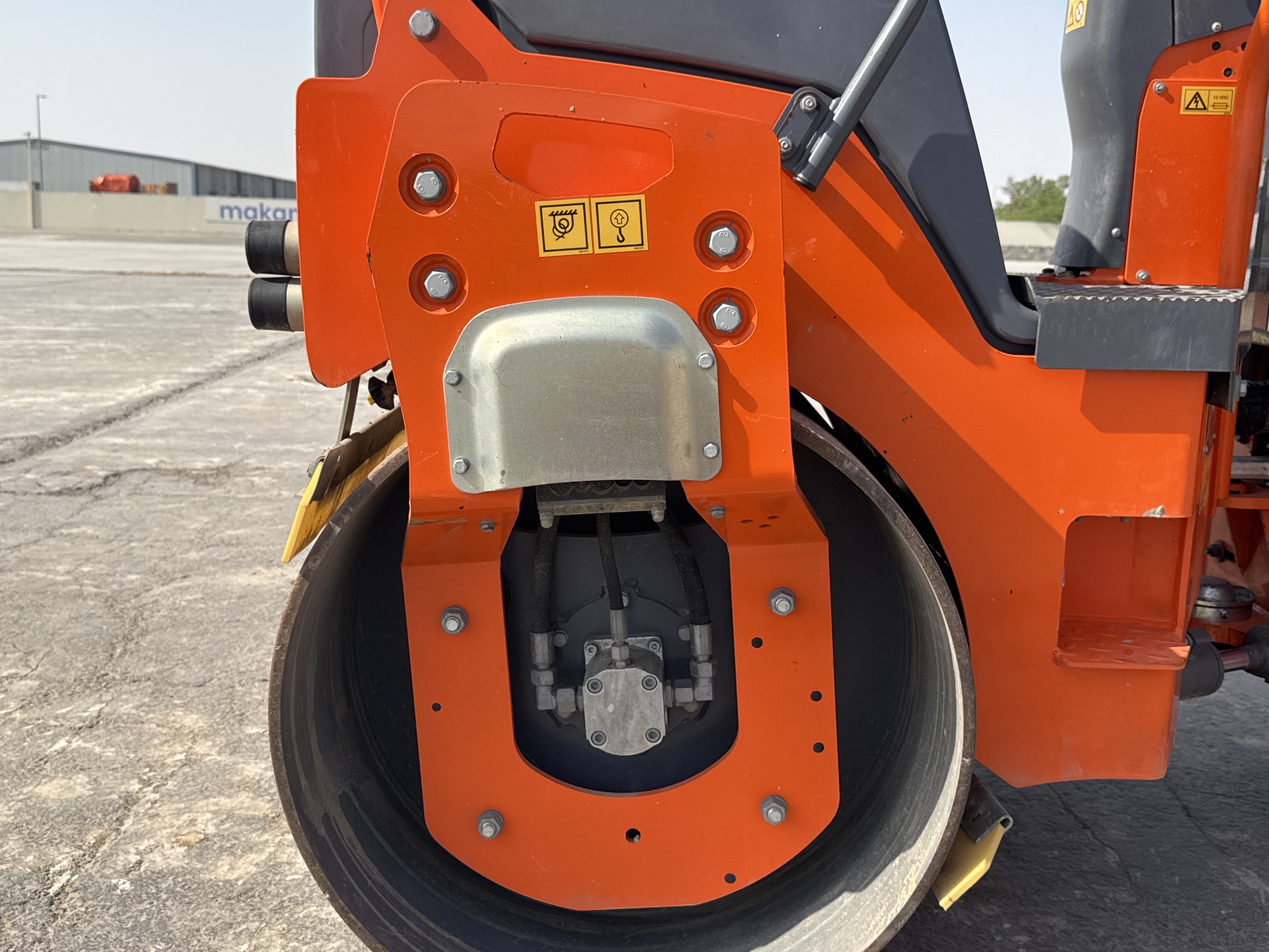 SRC-002-Hamm-HD-12-VV-Tandem-rollers-inspection-Chassis-Rear-drum-forks-2