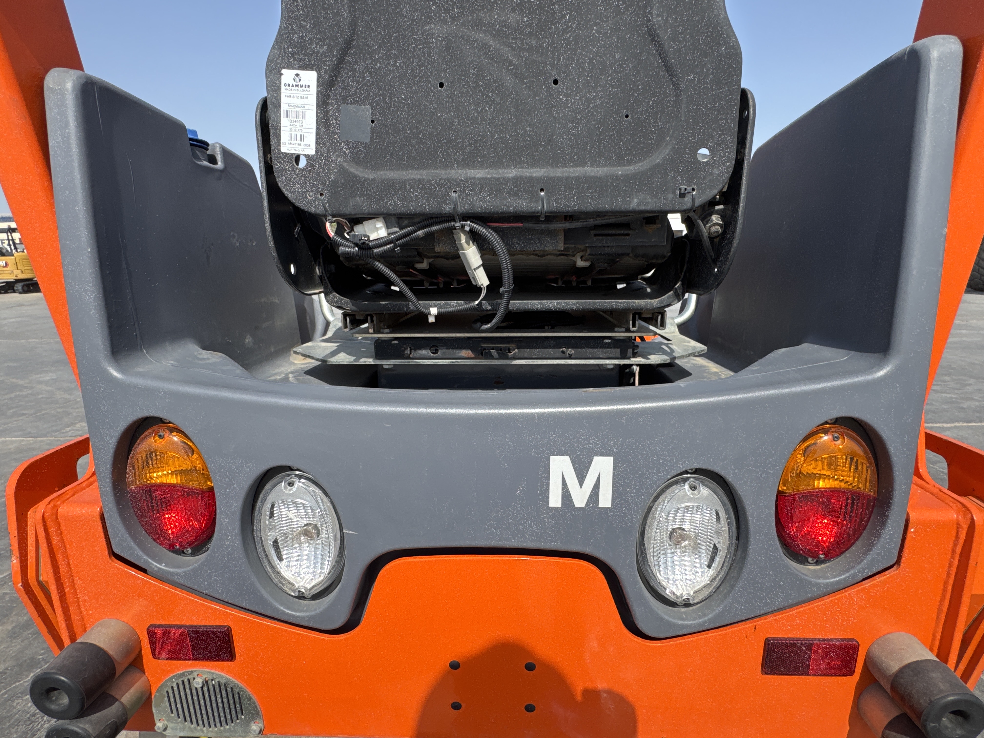 SRC-002-Hamm-HD-12-VV-Tandem-rollers-inspection-Structure-Water-tank-2