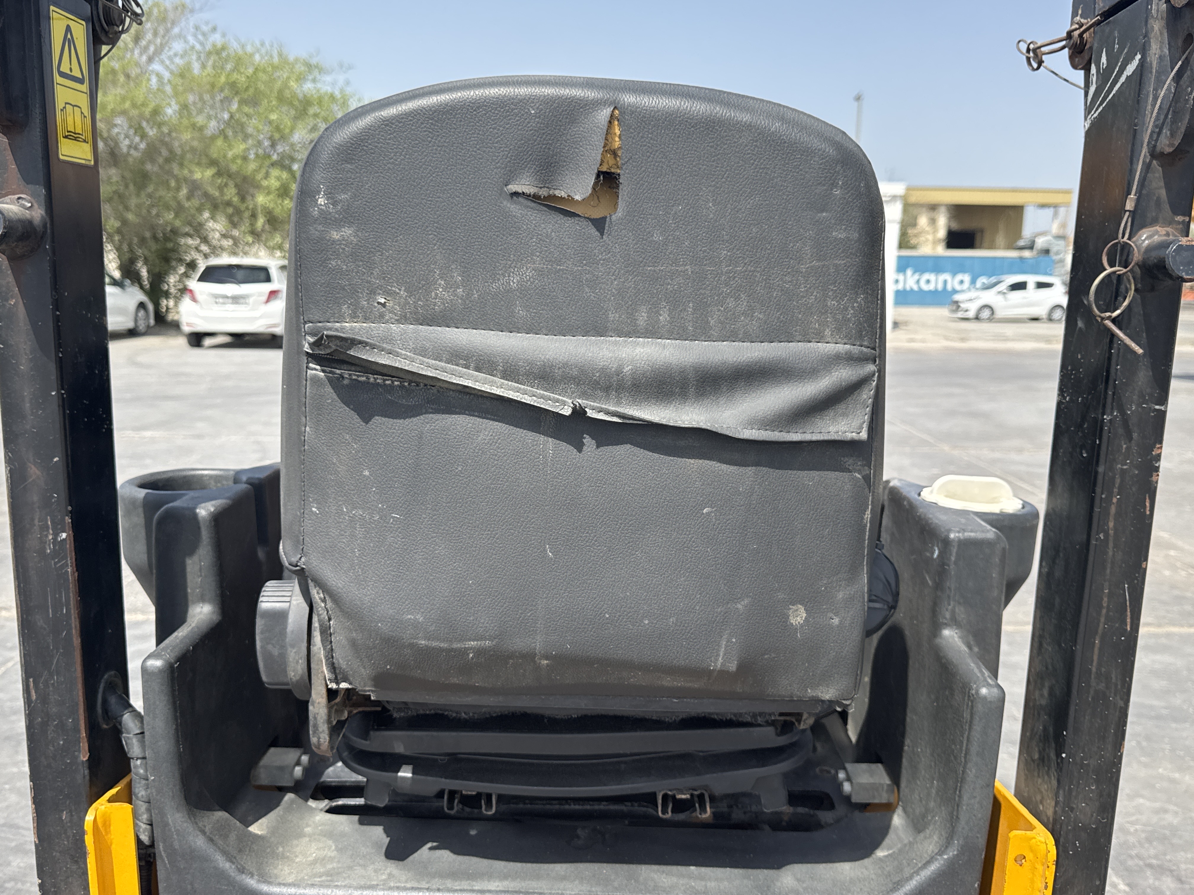 SRC-003-JCB-CT160-80-Tandem-rollers-inspection-Cabin-Seats/armrests-2