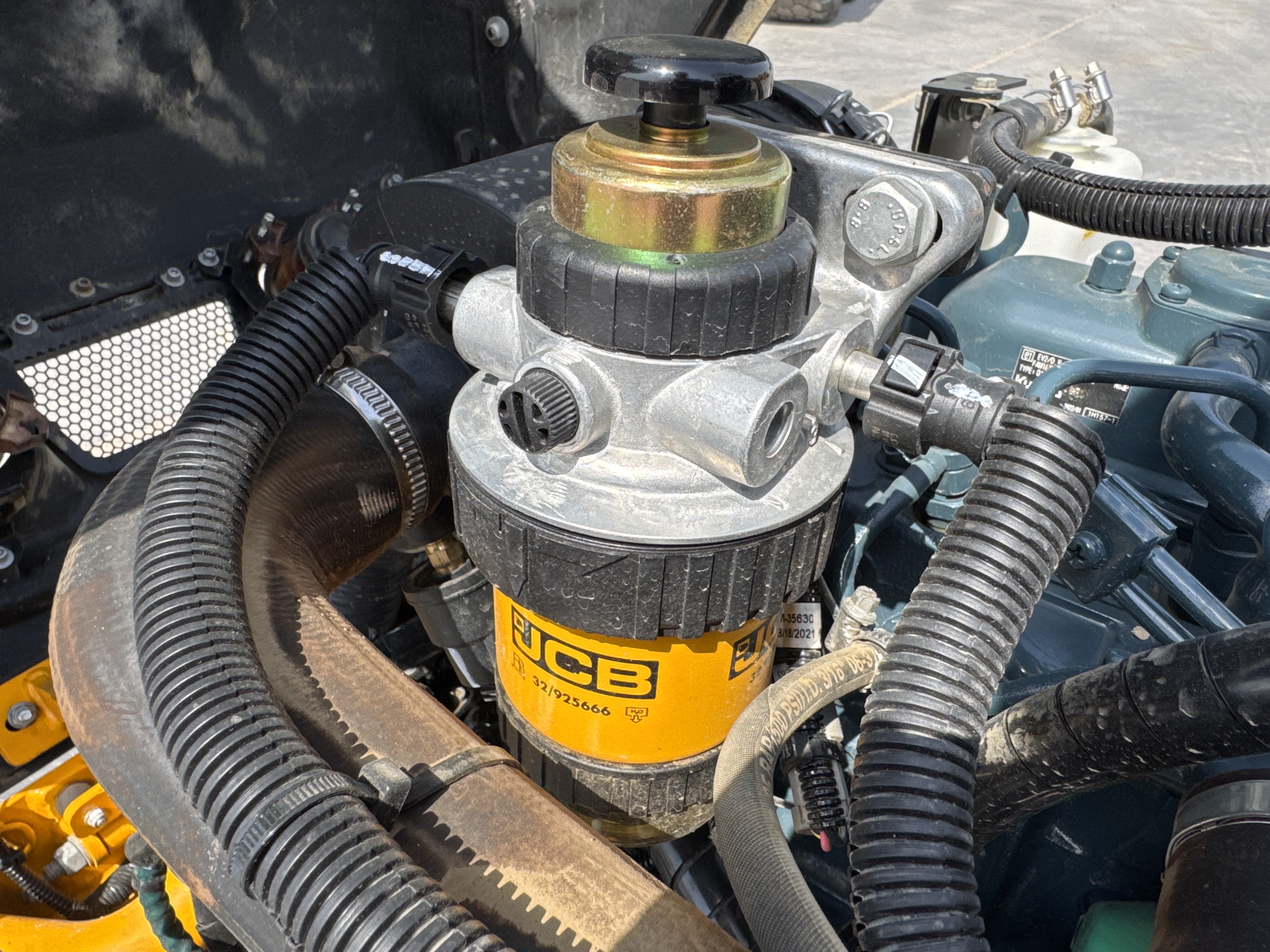 SRC-003-JCB-CT160-80-Tandem-rollers-inspection-Engine-Fuel-leaks-2