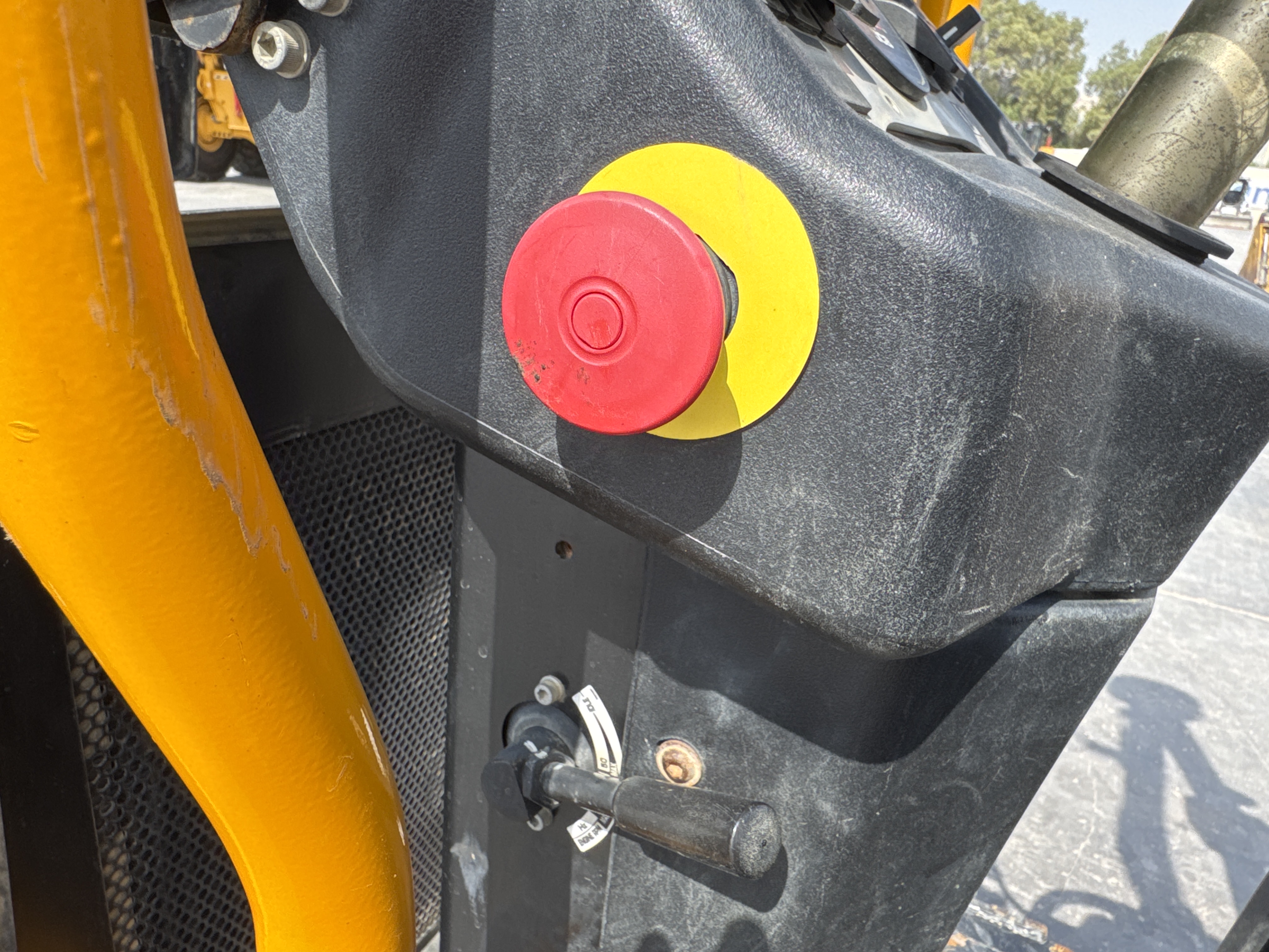 SRC-003-JCB-CT160-80-Tandem-rollers-inspection-Cabin-Electronic-instrument-board-2