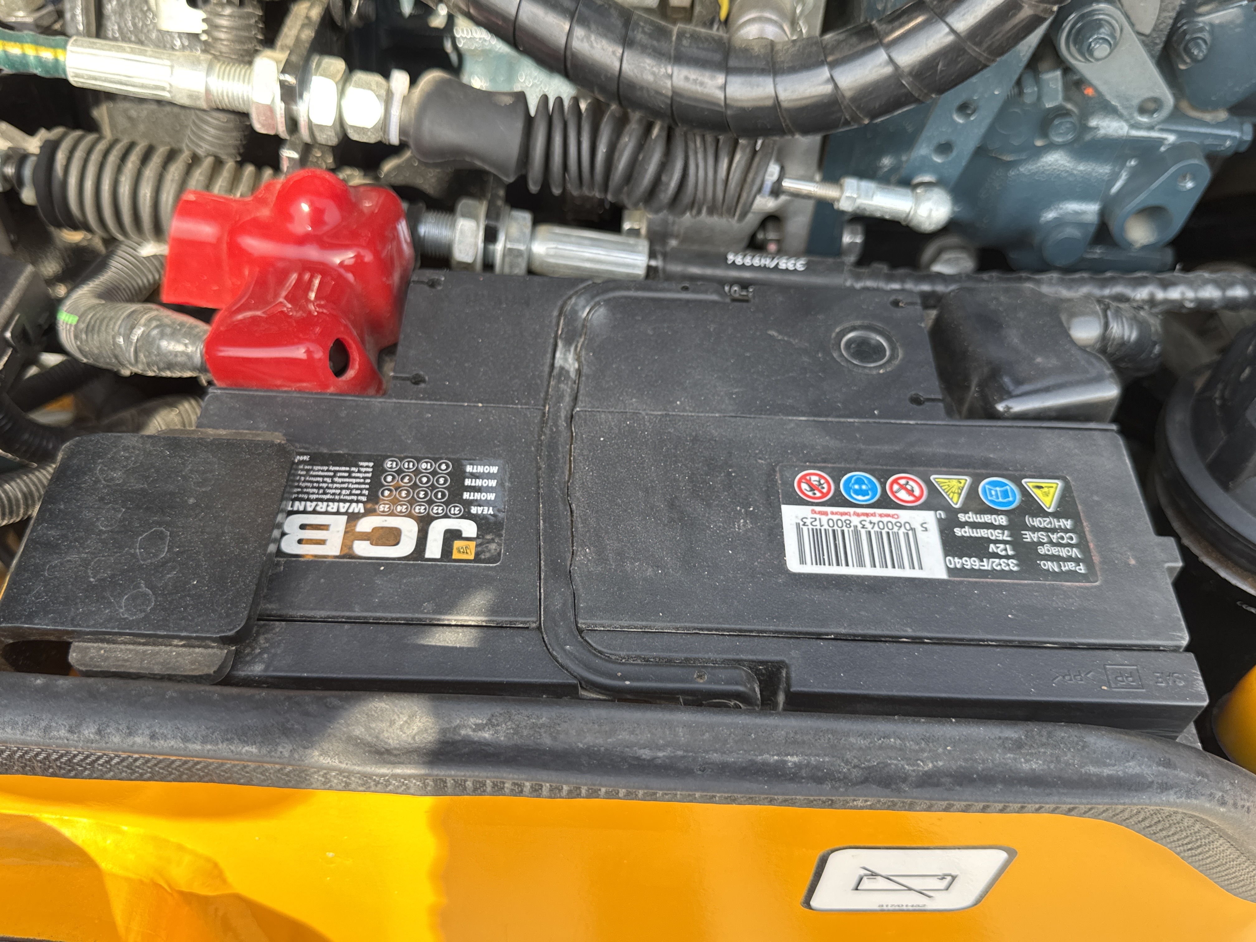 SRC-003-JCB-CT160-80-Tandem-rollers-inspection-Electronics-Battery-2