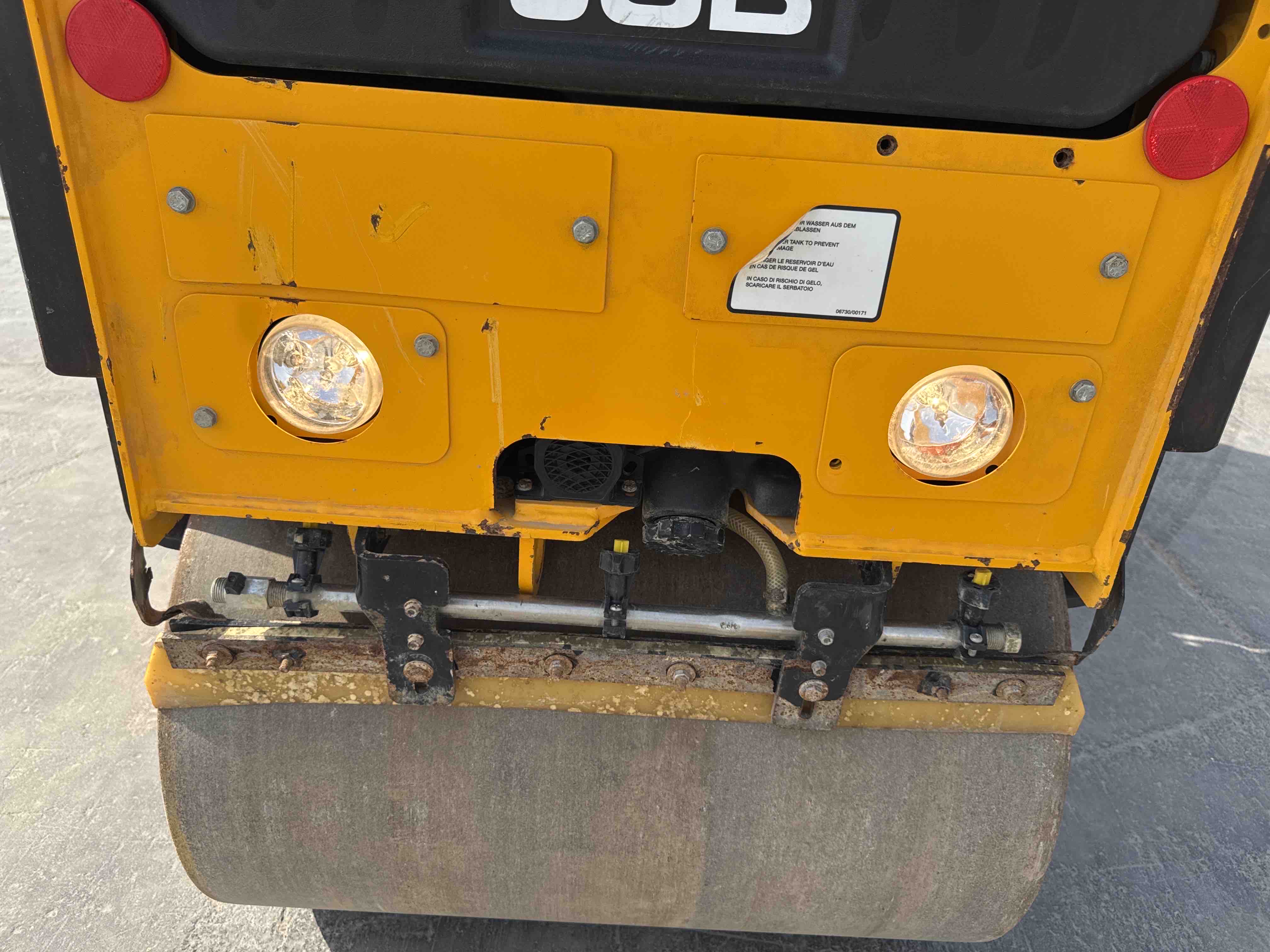 SRC-003-JCB-CT160-80-Tandem-rollers-inspection-Electronics-Lights-and-signals-2