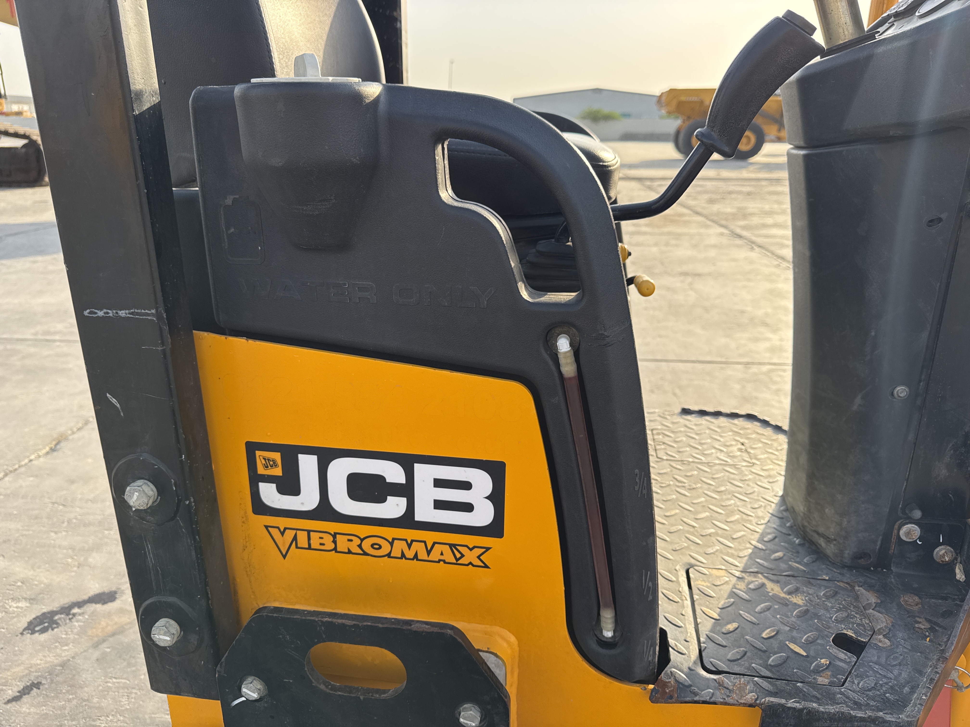 SRC-003-JCB-CT160-80-Tandem-rollers-inspection-Structure-Water-tank-2