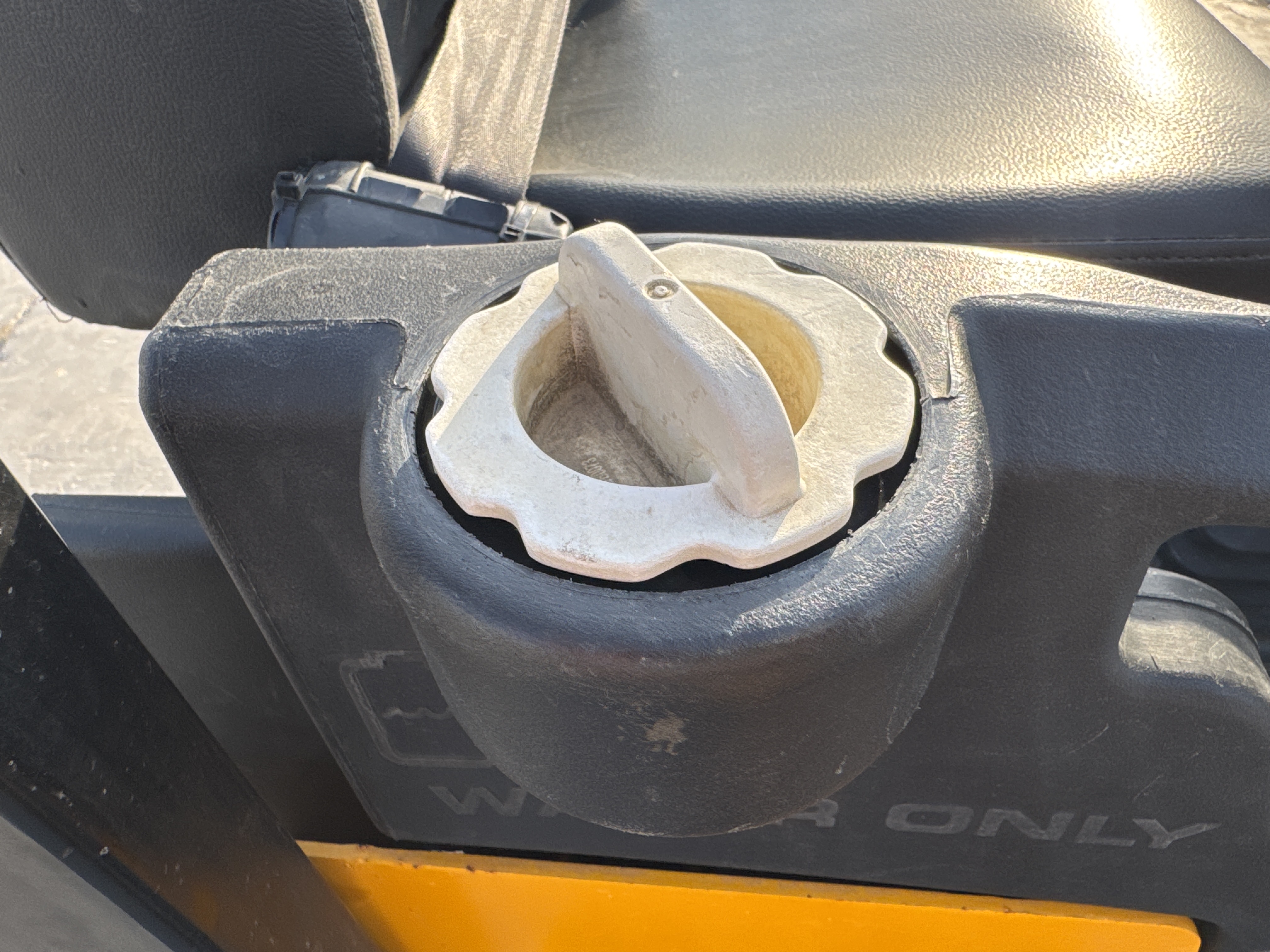 SRC-003-JCB-CT160-80-Tandem-rollers-inspection-Structure-Water-tank-2