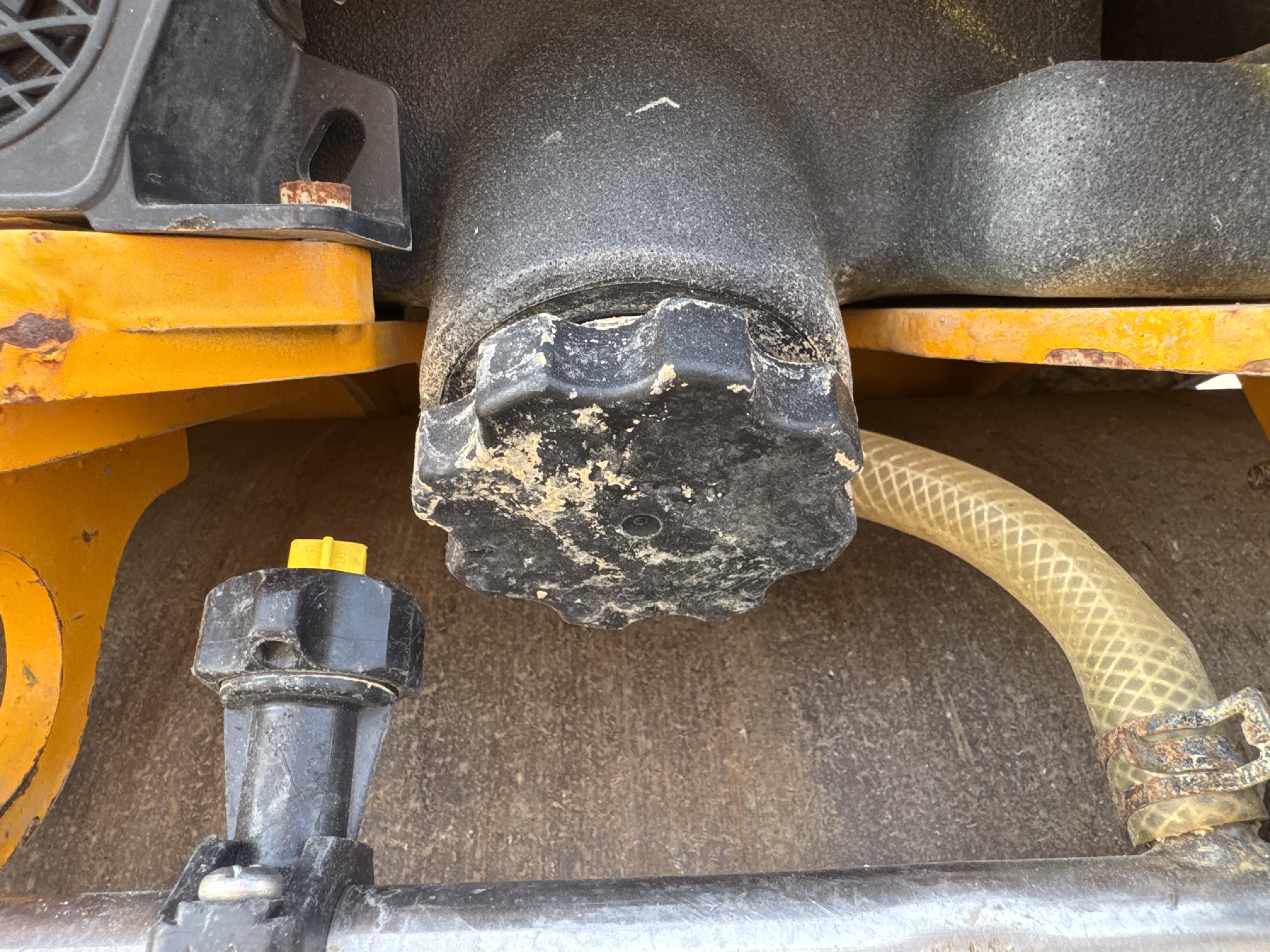 SRC-003-JCB-CT160-80-Tandem-rollers-inspection-Structure-Water-tank-2