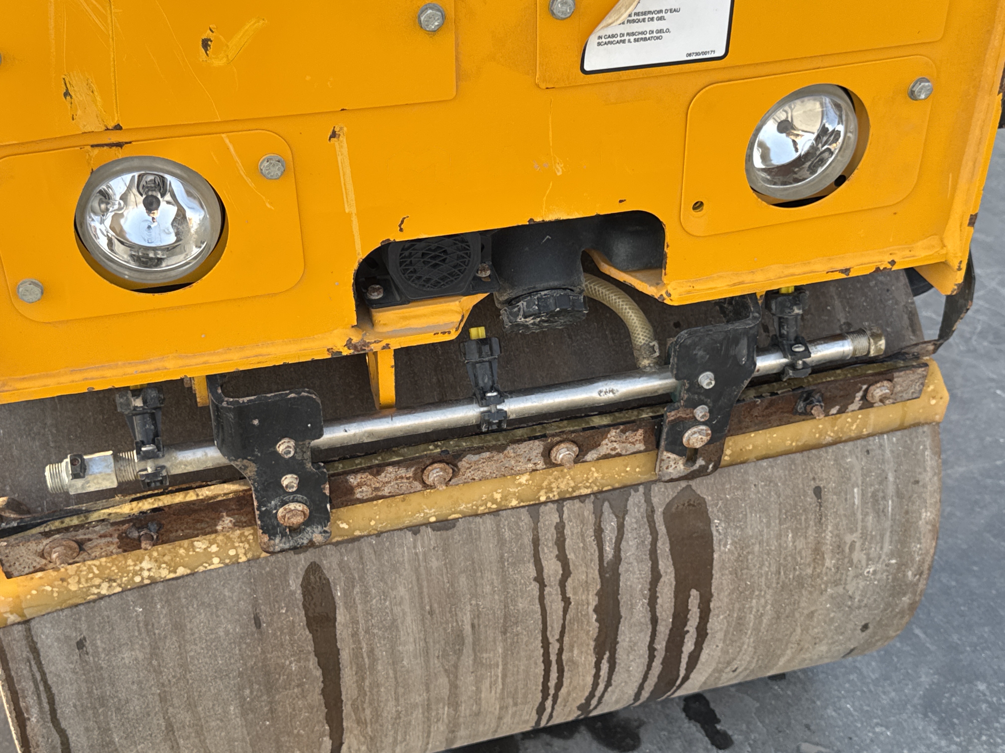 SRC-003-JCB-CT160-80-Tandem-rollers-inspection-Structure-Water-spraying-system-2