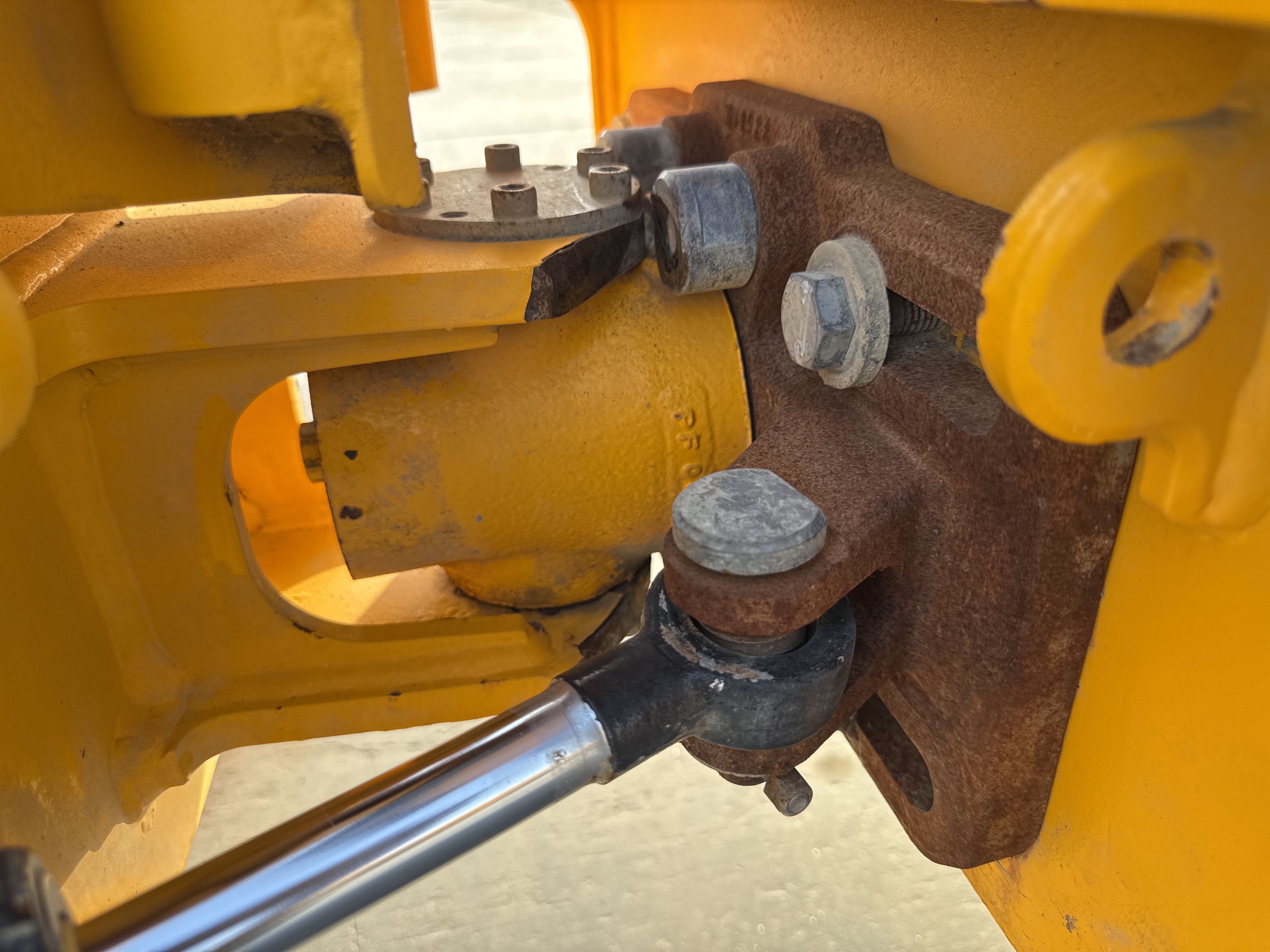 SRC-003-JCB-CT160-80-Tandem-rollers-inspection-Structure-Articulated-joint-2