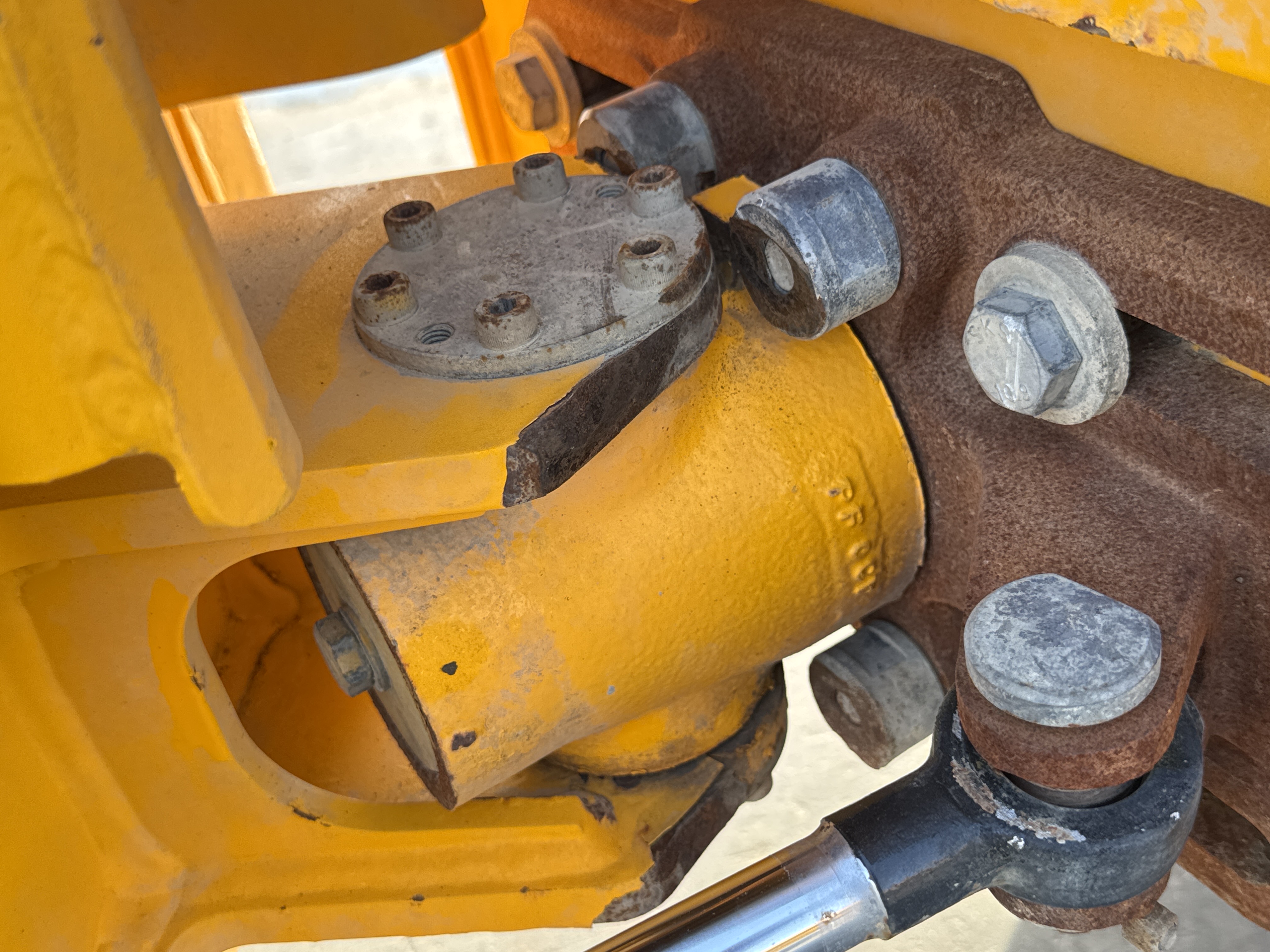 SRC-003-JCB-CT160-80-Tandem-rollers-inspection-Structure-Articulated-joint-2