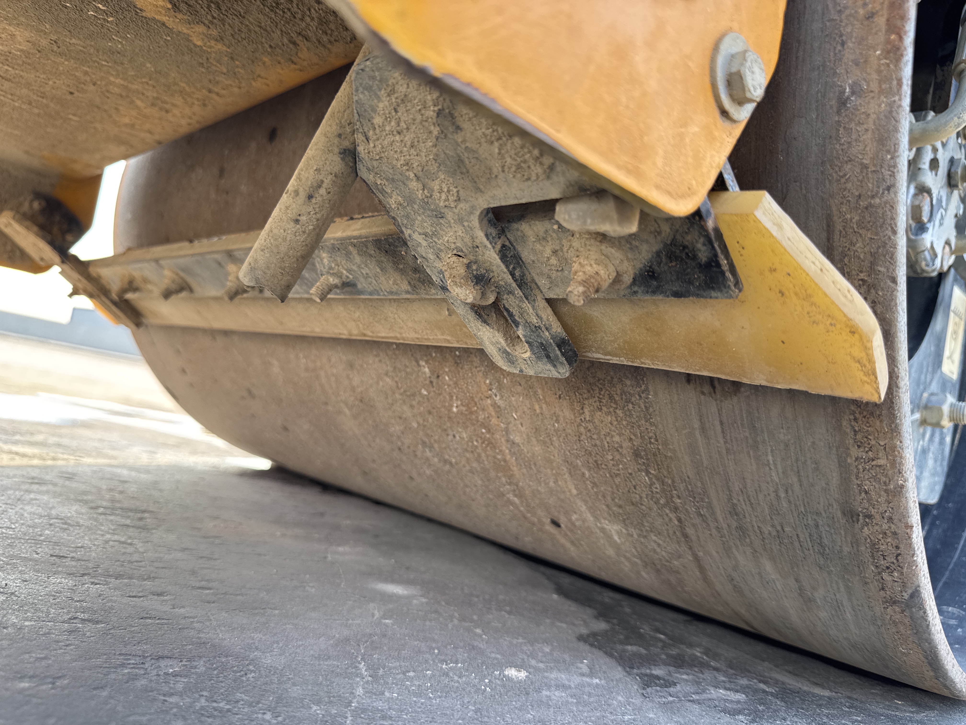 SRC-003-JCB-CT160-80-Tandem-rollers-inspection-Structure-Front-scrapers-2