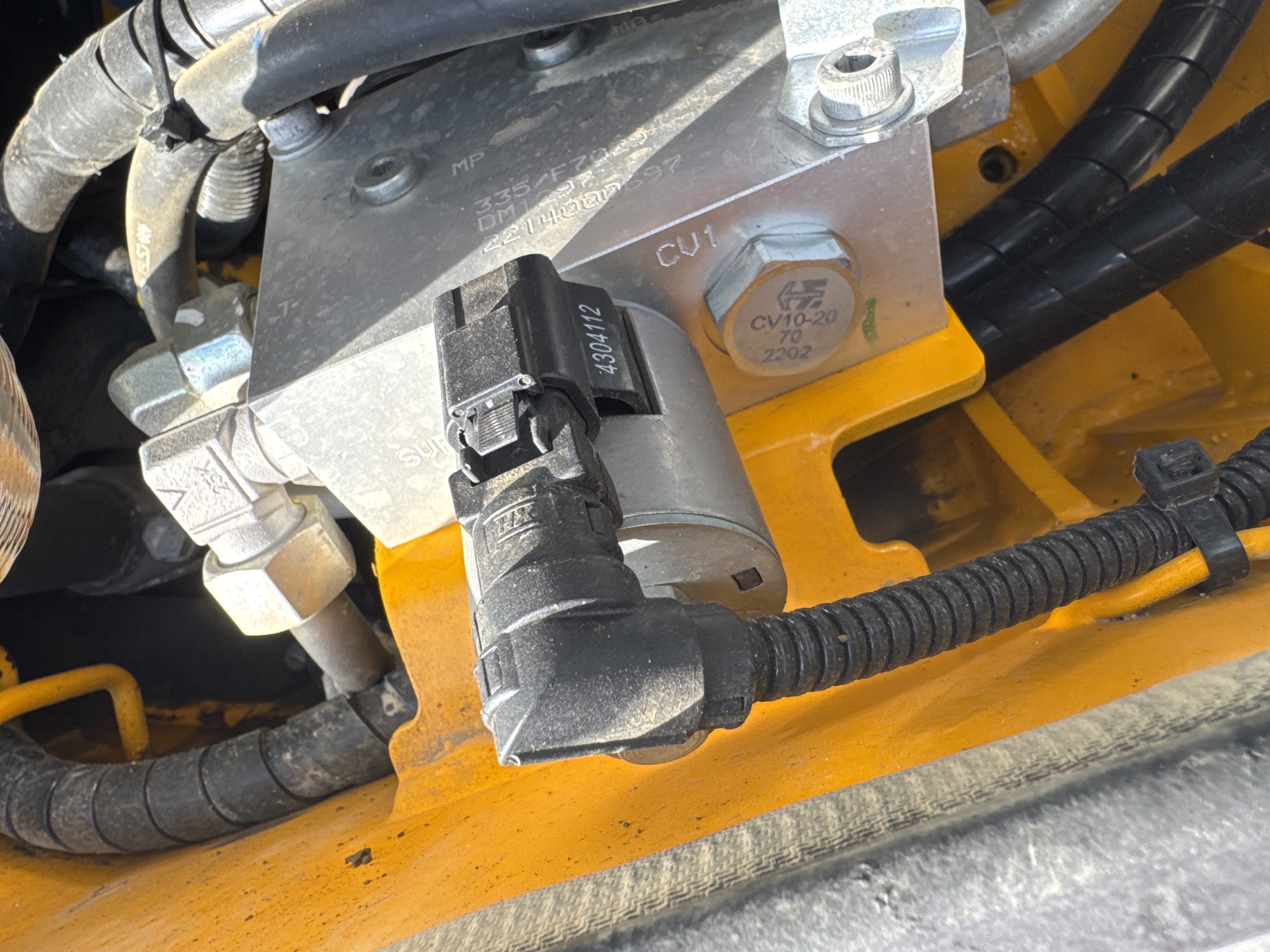 SRC-003-JCB-CT160-80-Tandem-rollers-inspection-Hydraulics-Wiring-harness-2