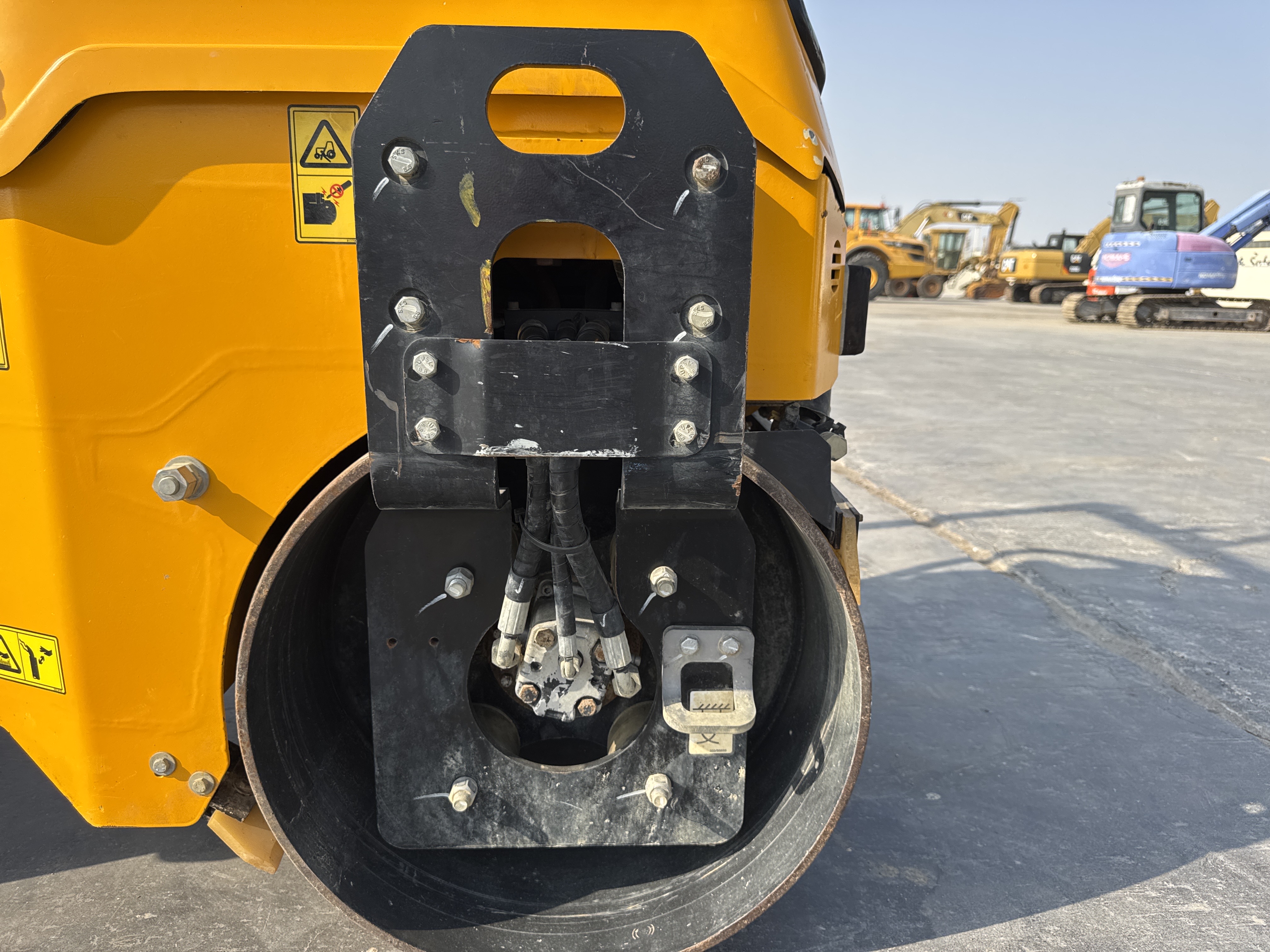SRC-003-JCB-CT160-80-Tandem-rollers-inspection-Chassis-Front-drum-forks-2