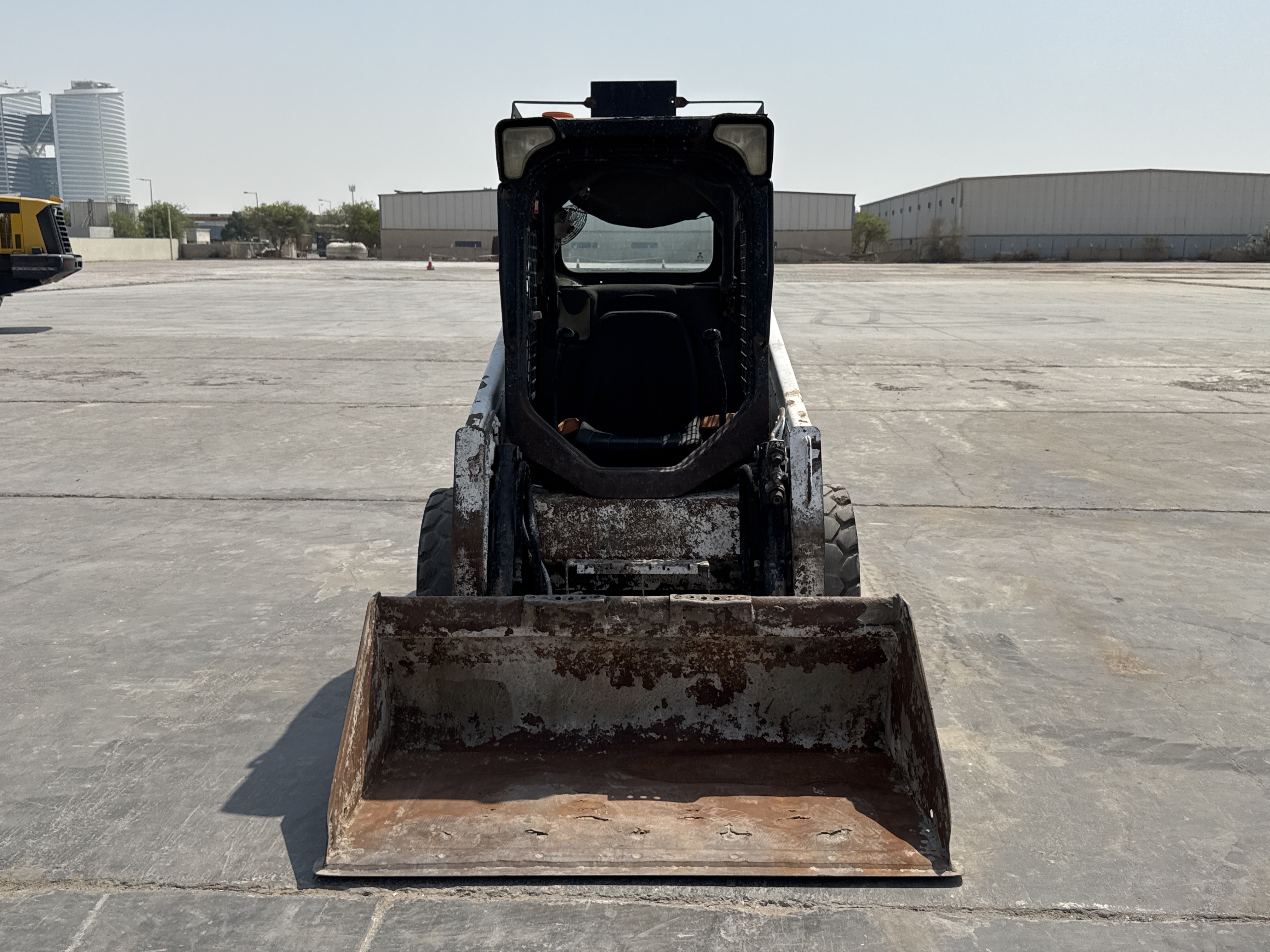 SSL-011-بوبكات-S450-لوادر-انزلاقية-بعجلات-فحص-الهيكل-الصبغ-2