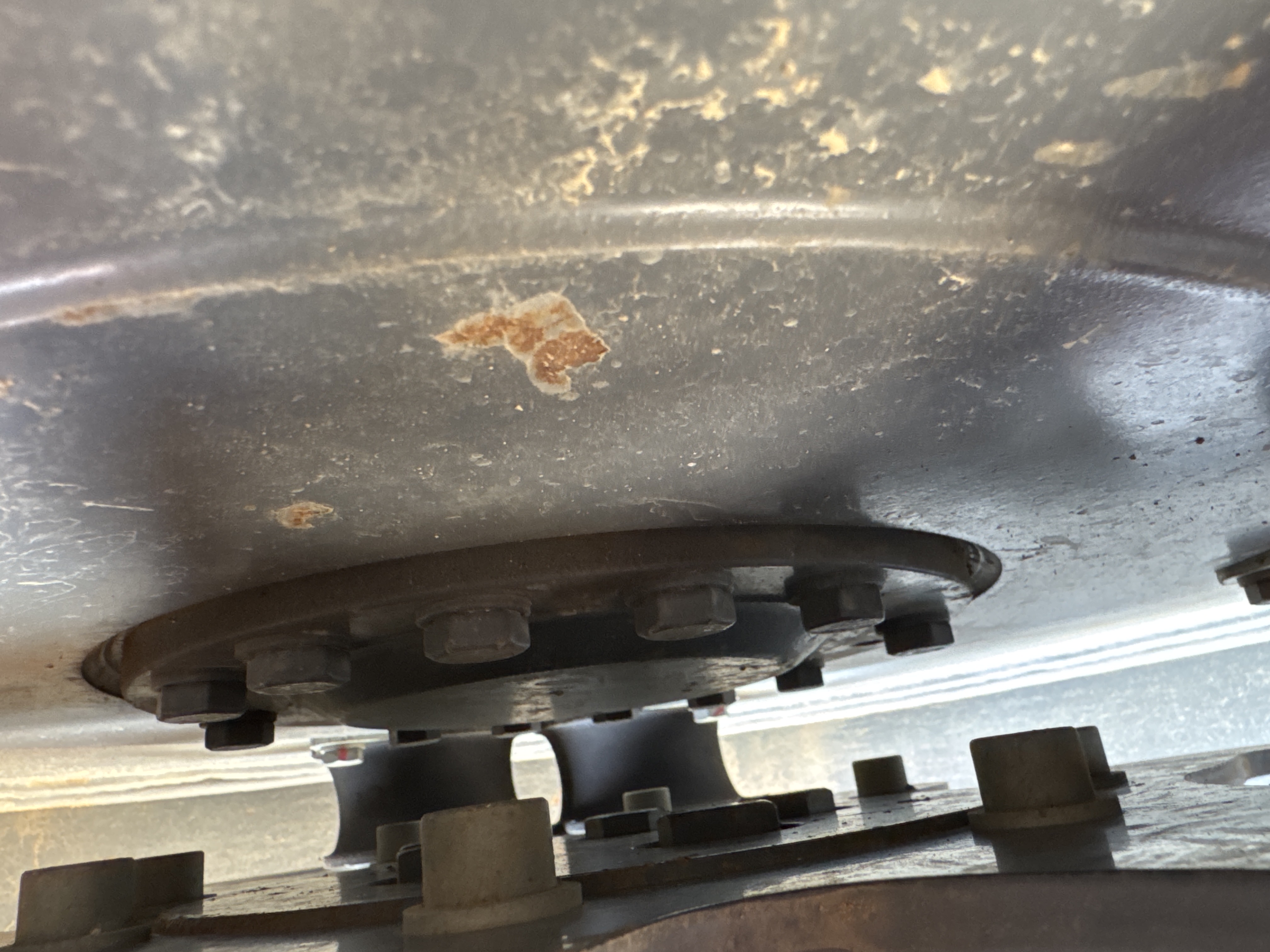 SRC-002-Hamm-HD-12-VV-Tandem-rollers-inspection-Chassis-Front-drum-bearing-housing-1