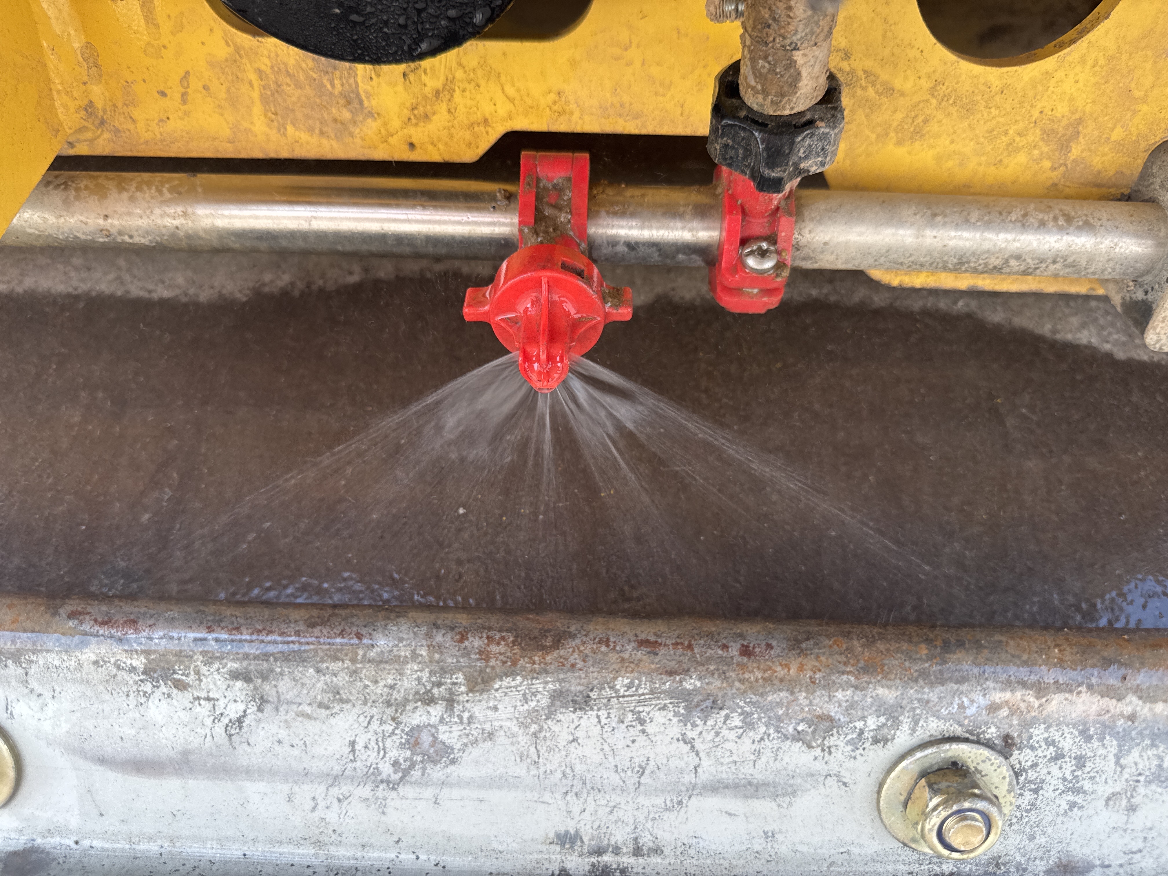 SRC-004-Bomag-BW-120-AD-5-Tandem-rollers-inspection-Structure-Water-spraying-system-3