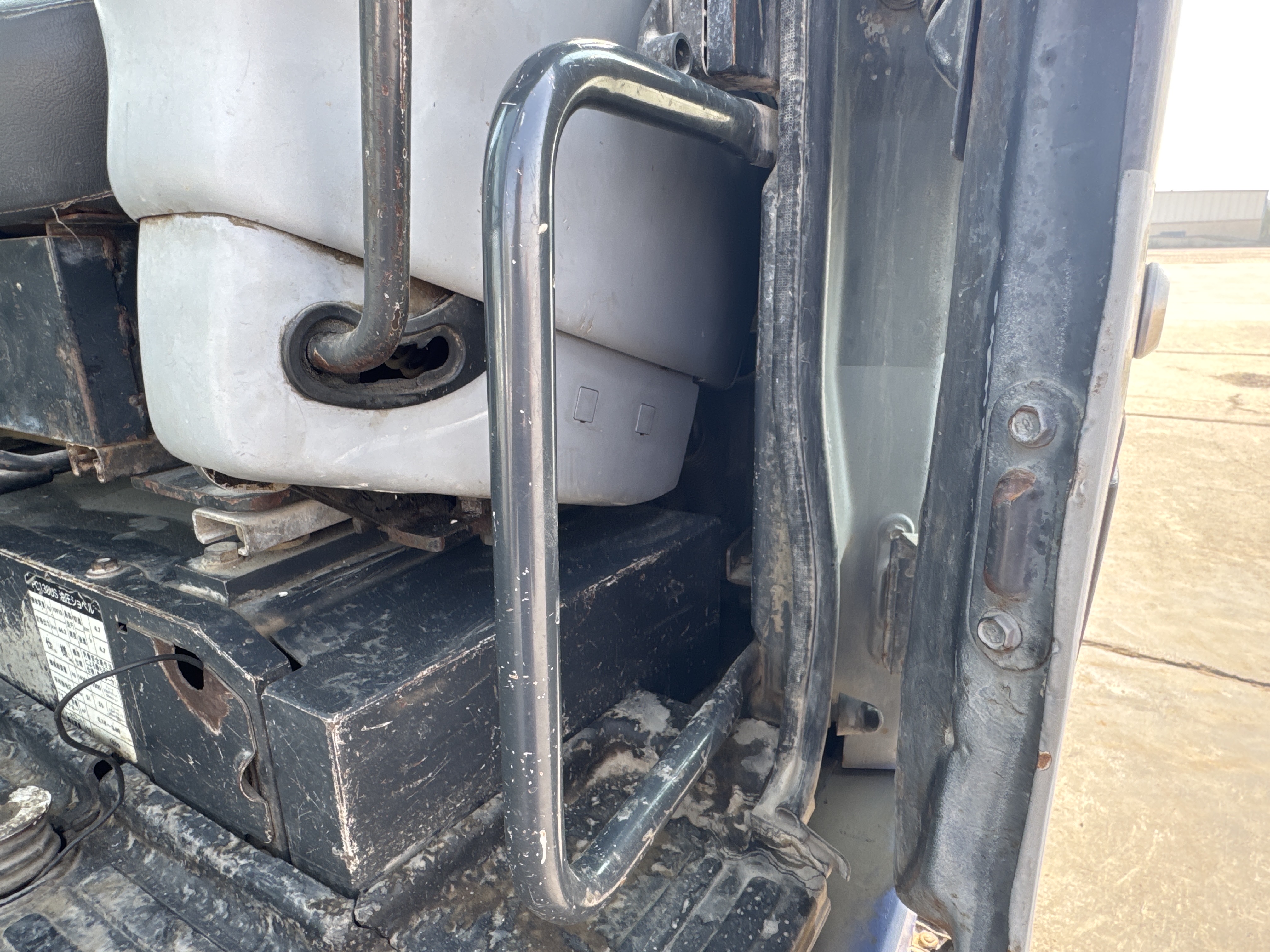 MNX-005-Komatsu-PC78UU-6-Mini-excavators-inspection-Structure-Handrails-2