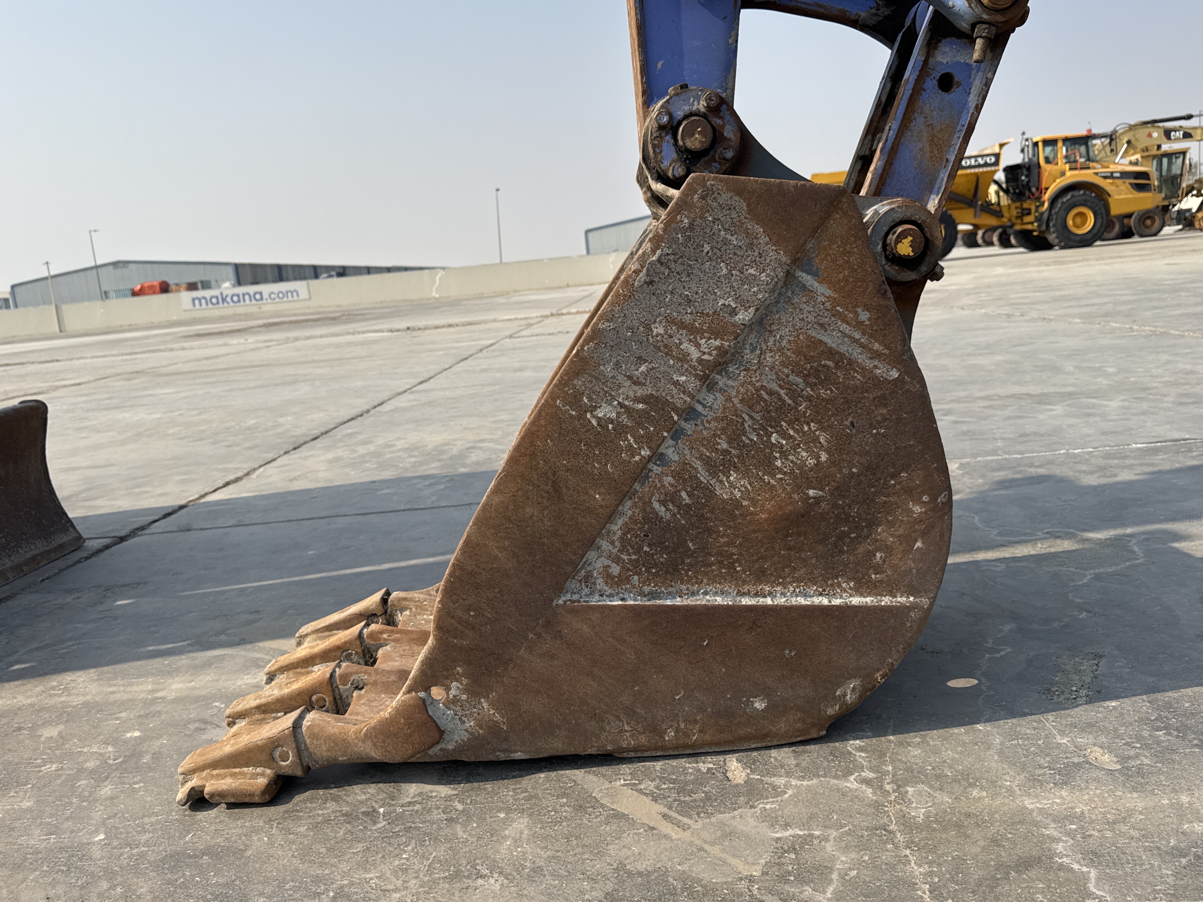 MNX-005-Komatsu-PC78UU-6-Mini-excavators-inspection-Attachment-Excavator-bucket-2