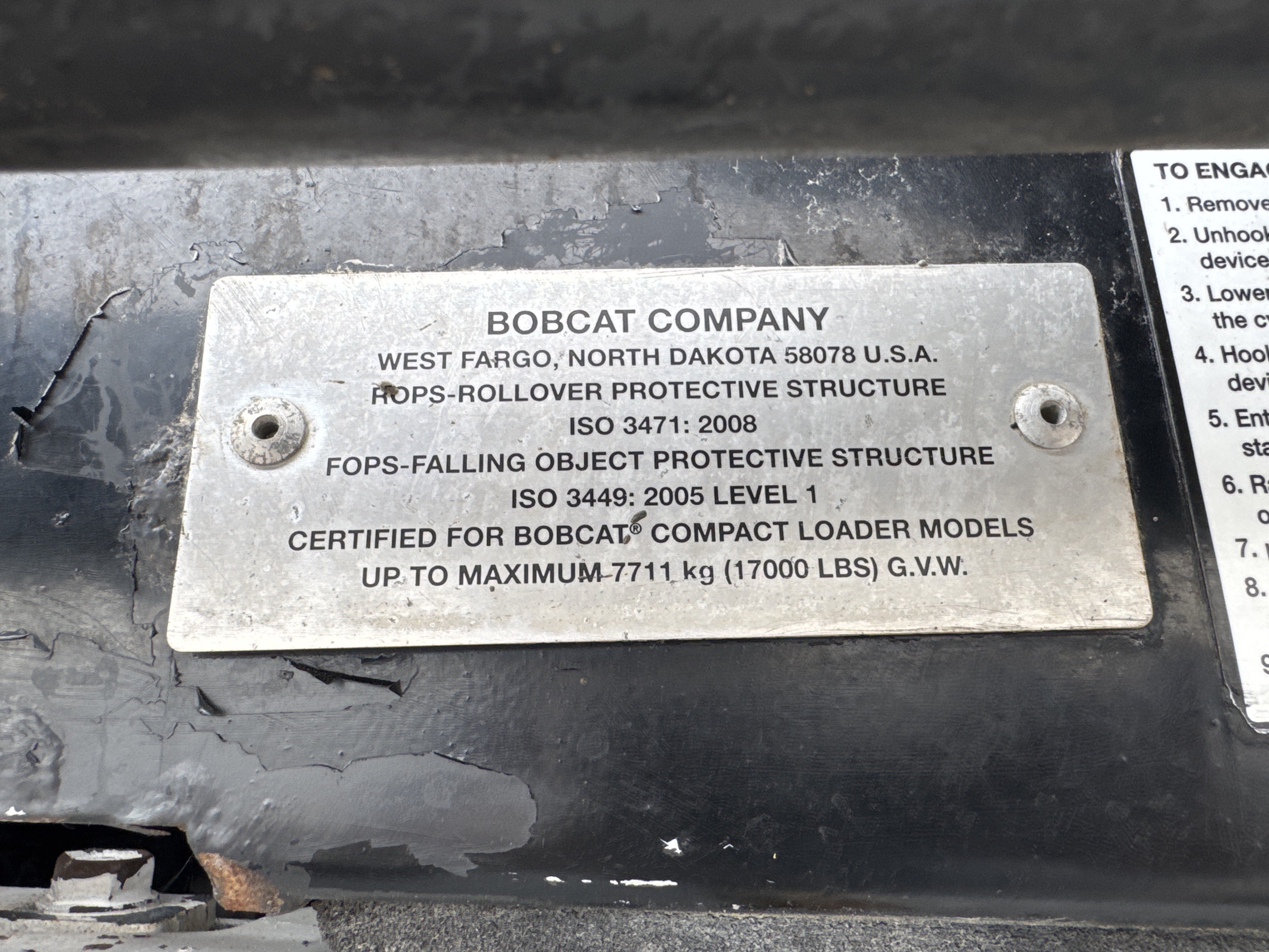 SSL-011-بوبكات-S450-لوادر-انزلاقية-بعجلات-فحص-الأمان-هيكل-الحماية-من-السقوط-(ROPS/FOPS)-2