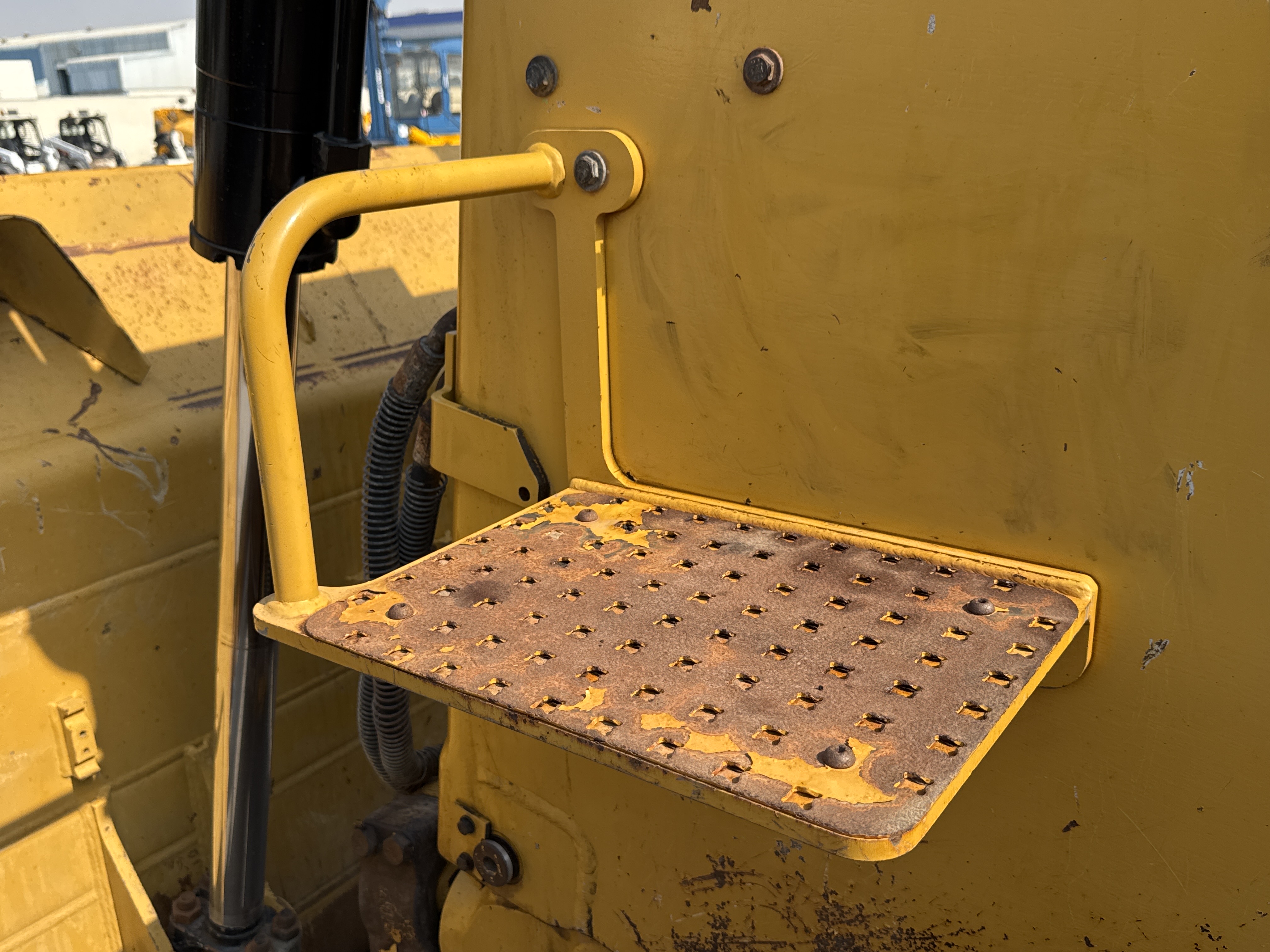 CDB-005-Cat-D8R-Crawler-dozers-inspection-Structure-Steps/ladders-2