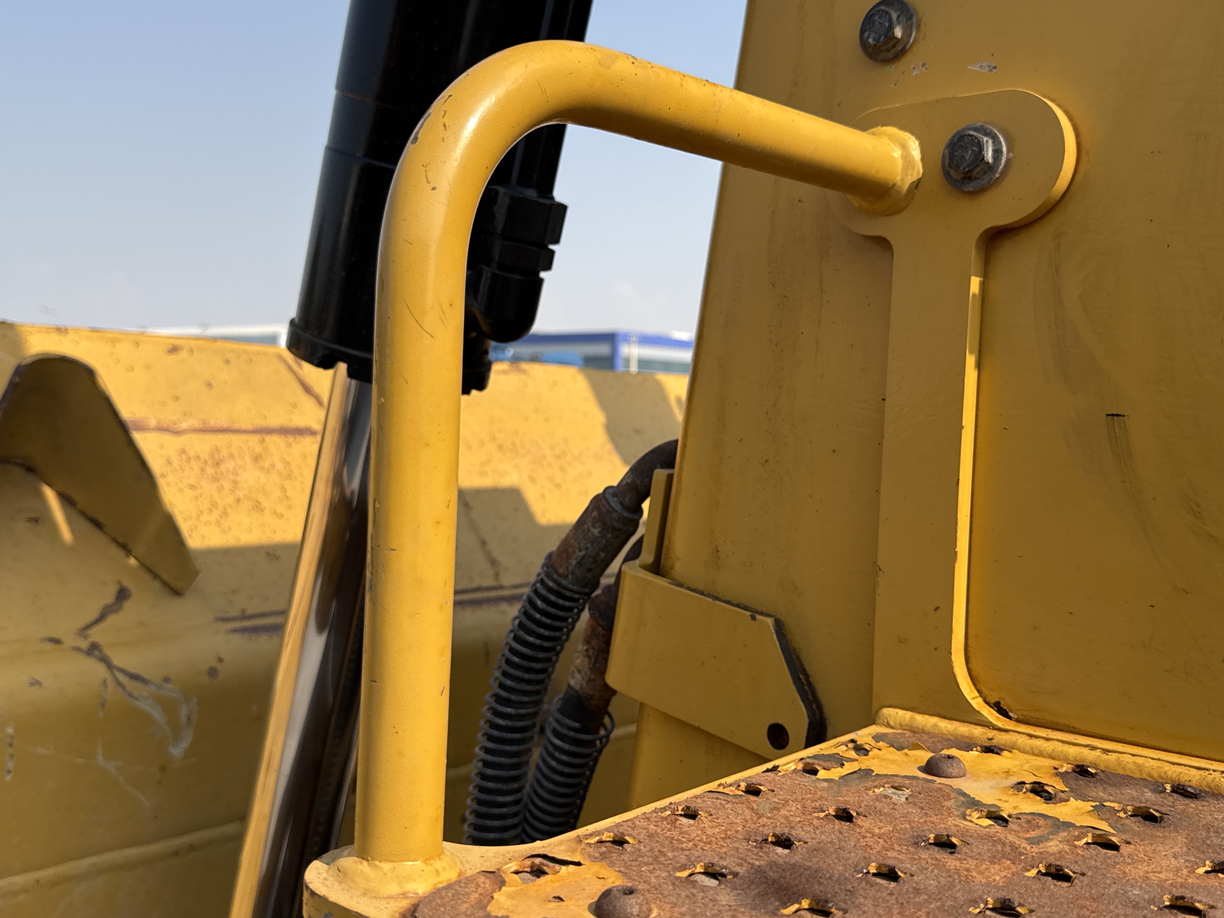CDB-005-Cat-D8R-Crawler-dozers-inspection-Structure-Handrails-2