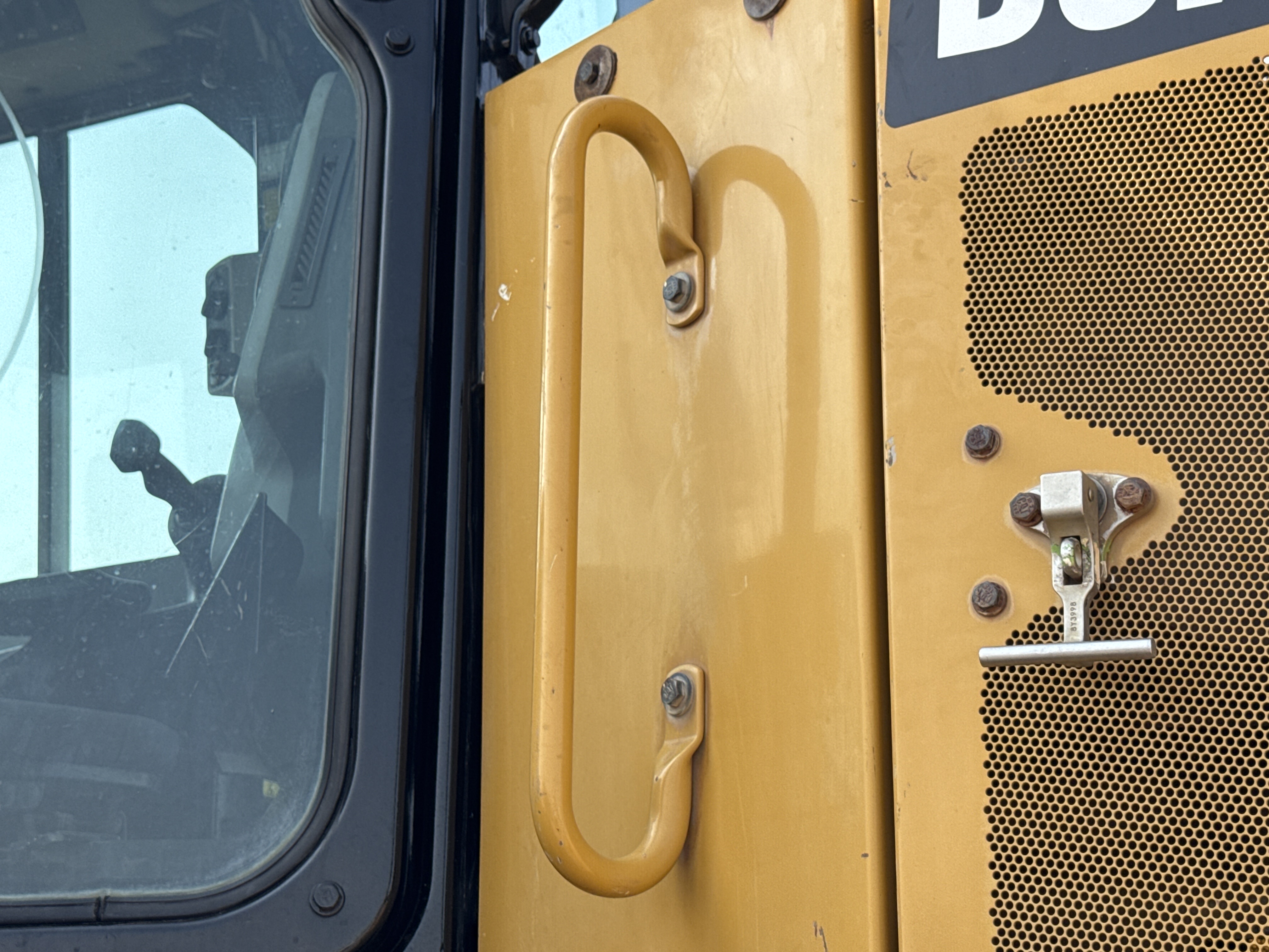 CDB-005-Cat-D8R-Crawler-dozers-inspection-Structure-Handrails-2