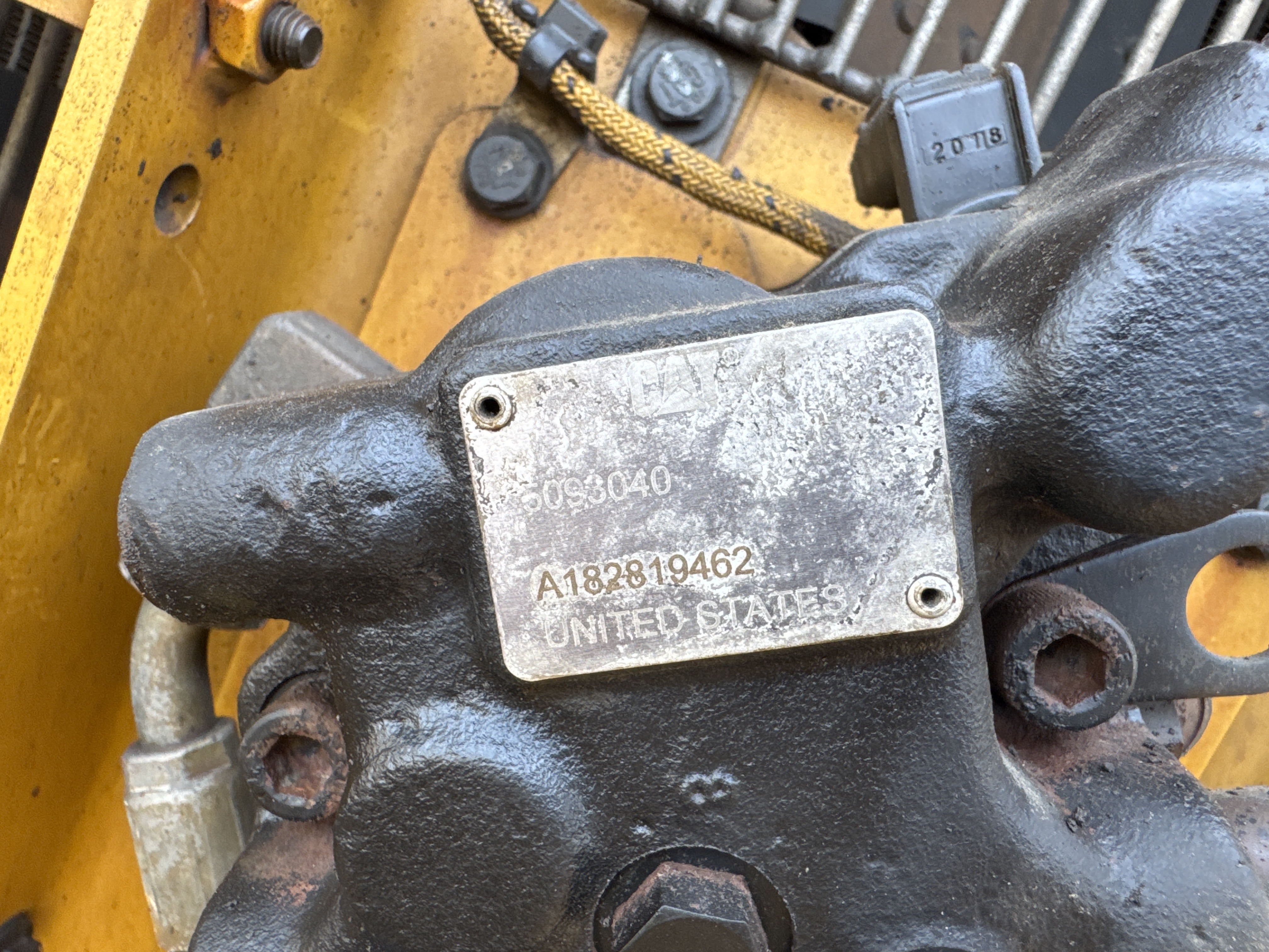 CDB-005-Cat-D8R-Crawler-dozers-inspection-Engine-Cooling-fan-and-fan-guard-2