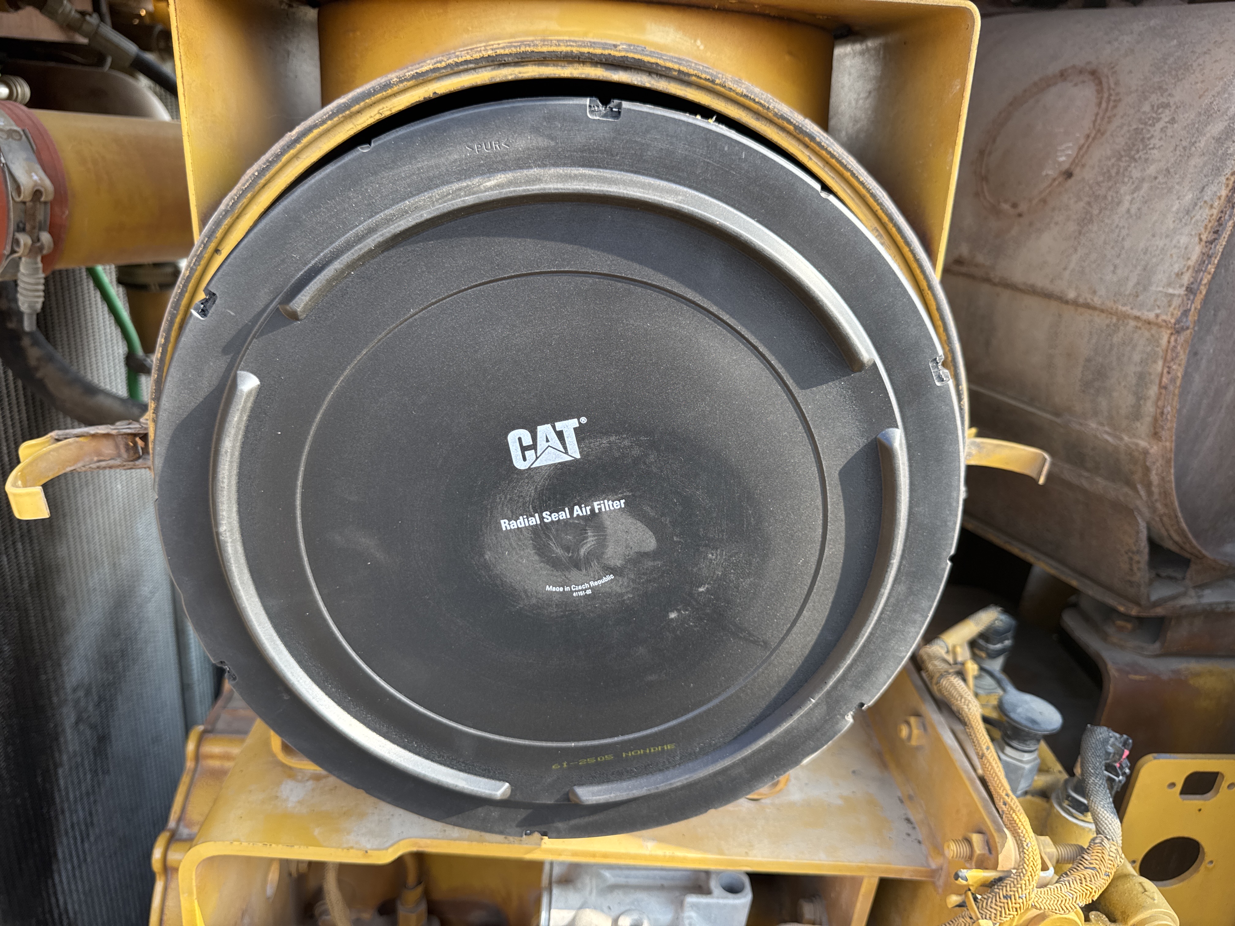 CDB-005-Cat-D8R-Crawler-dozers-inspection-Engine-Air-intake-system-2