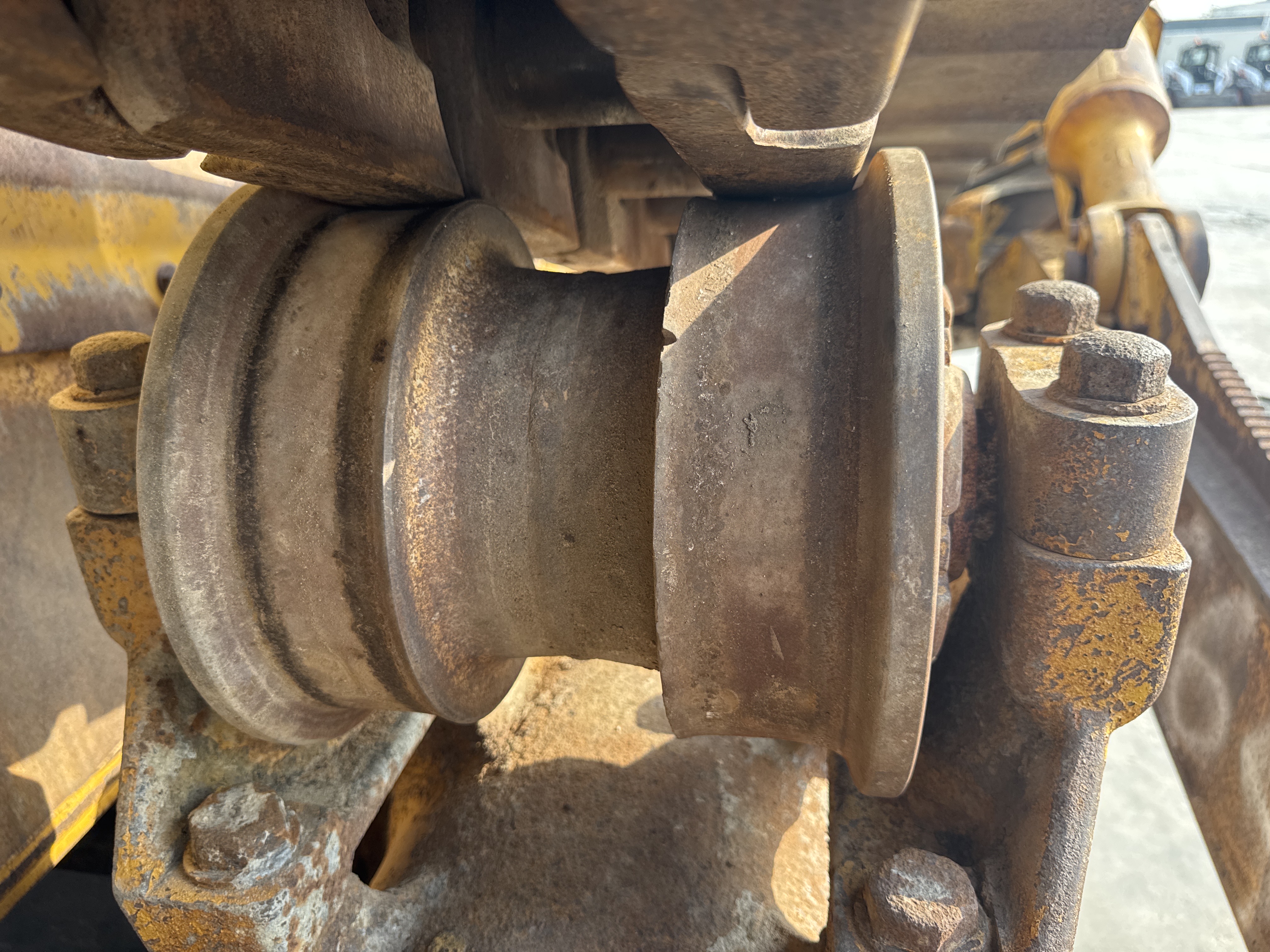 CDB-005-Cat-D8R-Crawler-dozers-inspection-Undercarriage-Right-carrier-rollers-2