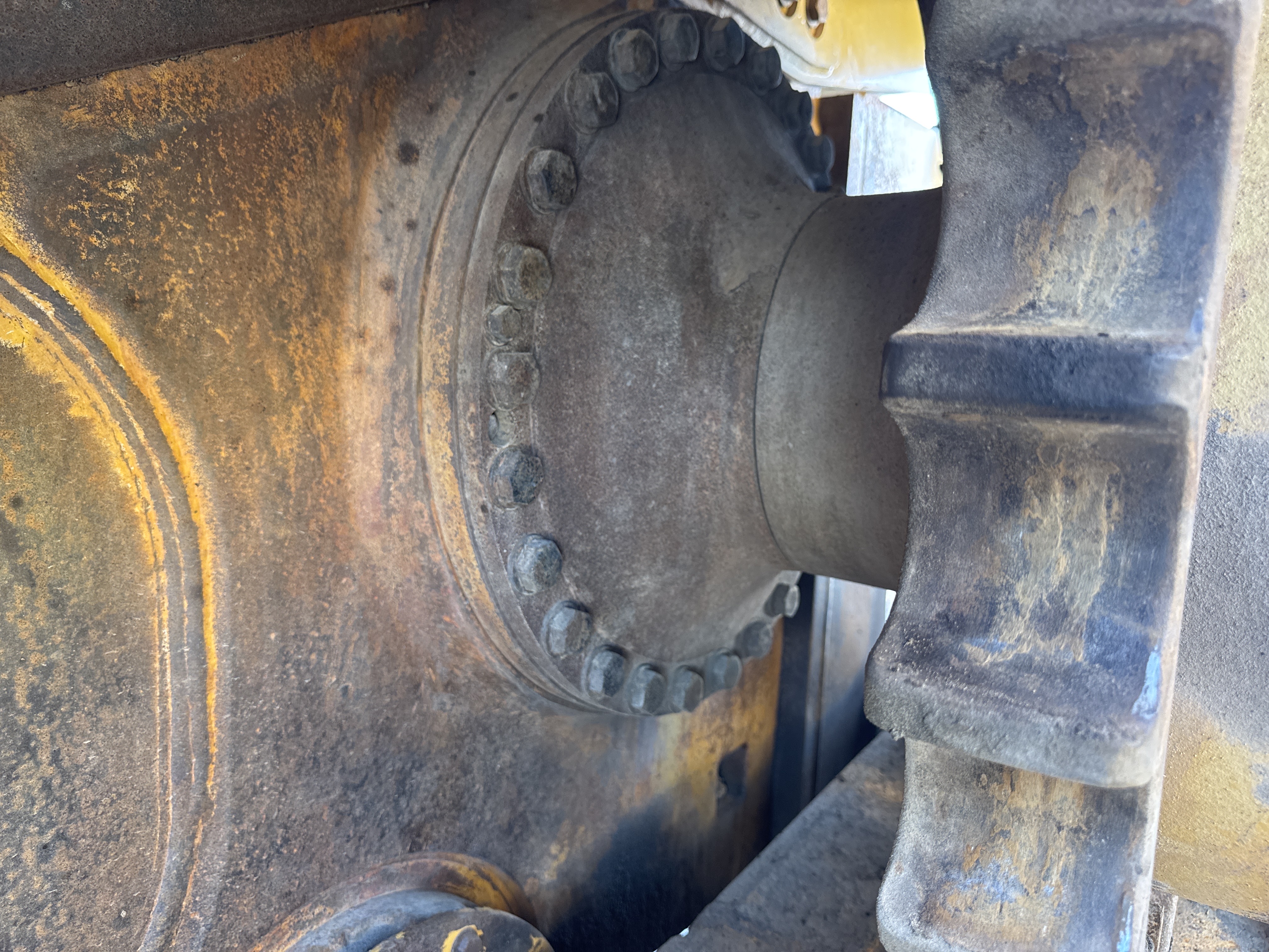 CDB-005-Cat-D8R-Crawler-dozers-inspection-Undercarriage-Final-drive-2
